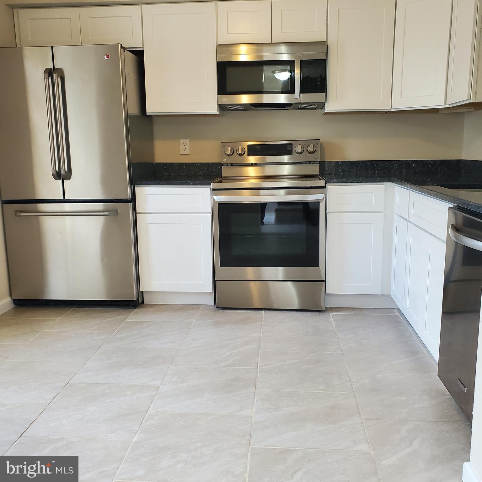 ALLEN POND TOWNHOUSES-PL - Residential