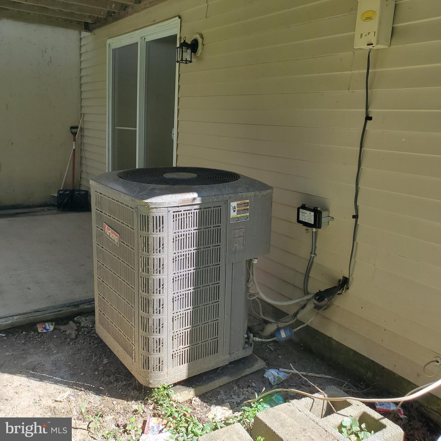 ALLEN POND TOWNHOUSES-PL - Residential