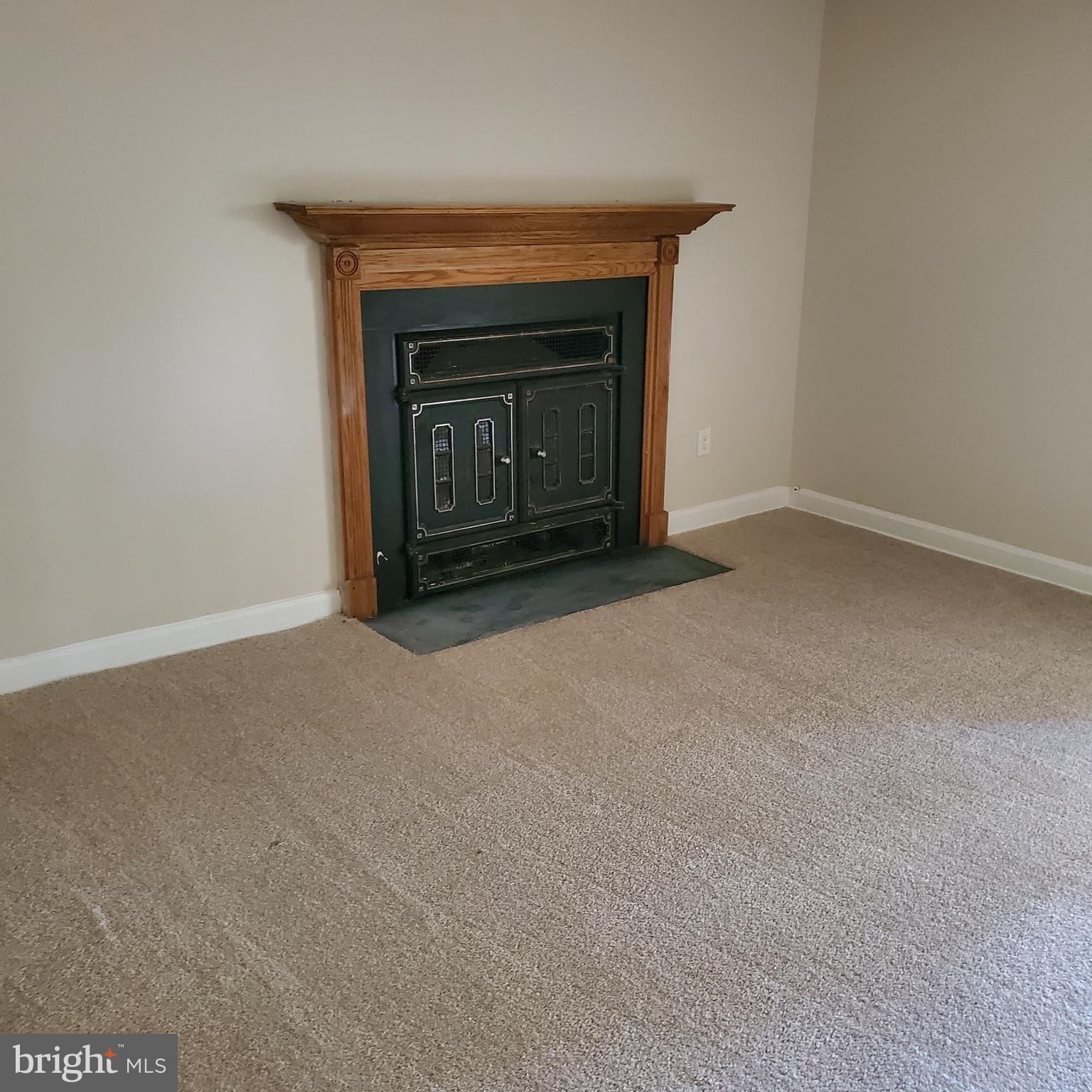 ALLEN POND TOWNHOUSES-PL - Residential