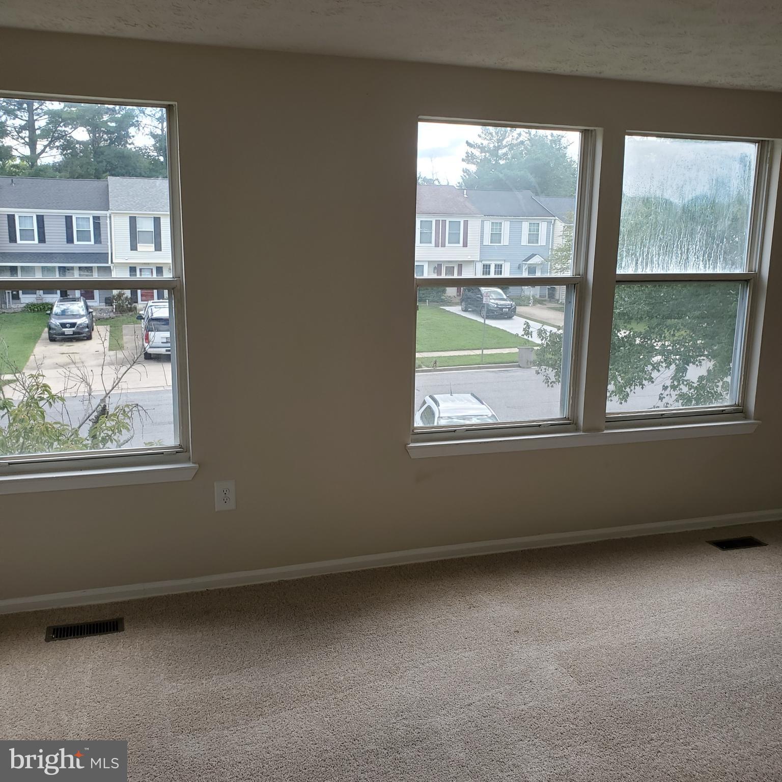 ALLEN POND TOWNHOUSES-PL - Residential