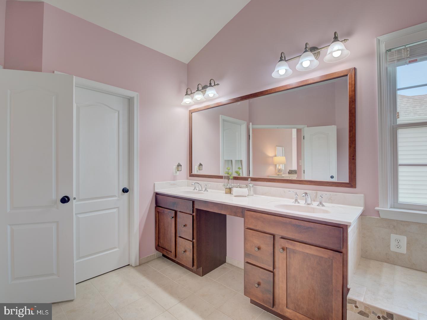 LOUDOUN VALLEY ESTATES 2 - Residential