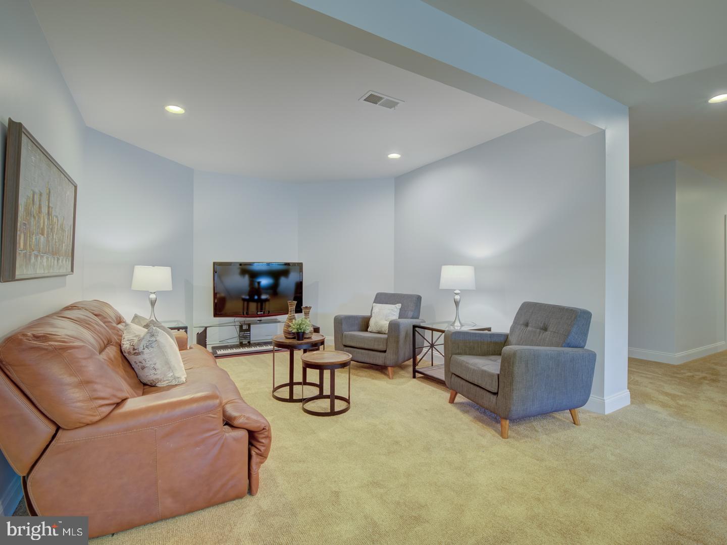 LOUDOUN VALLEY ESTATES 2 - Residential