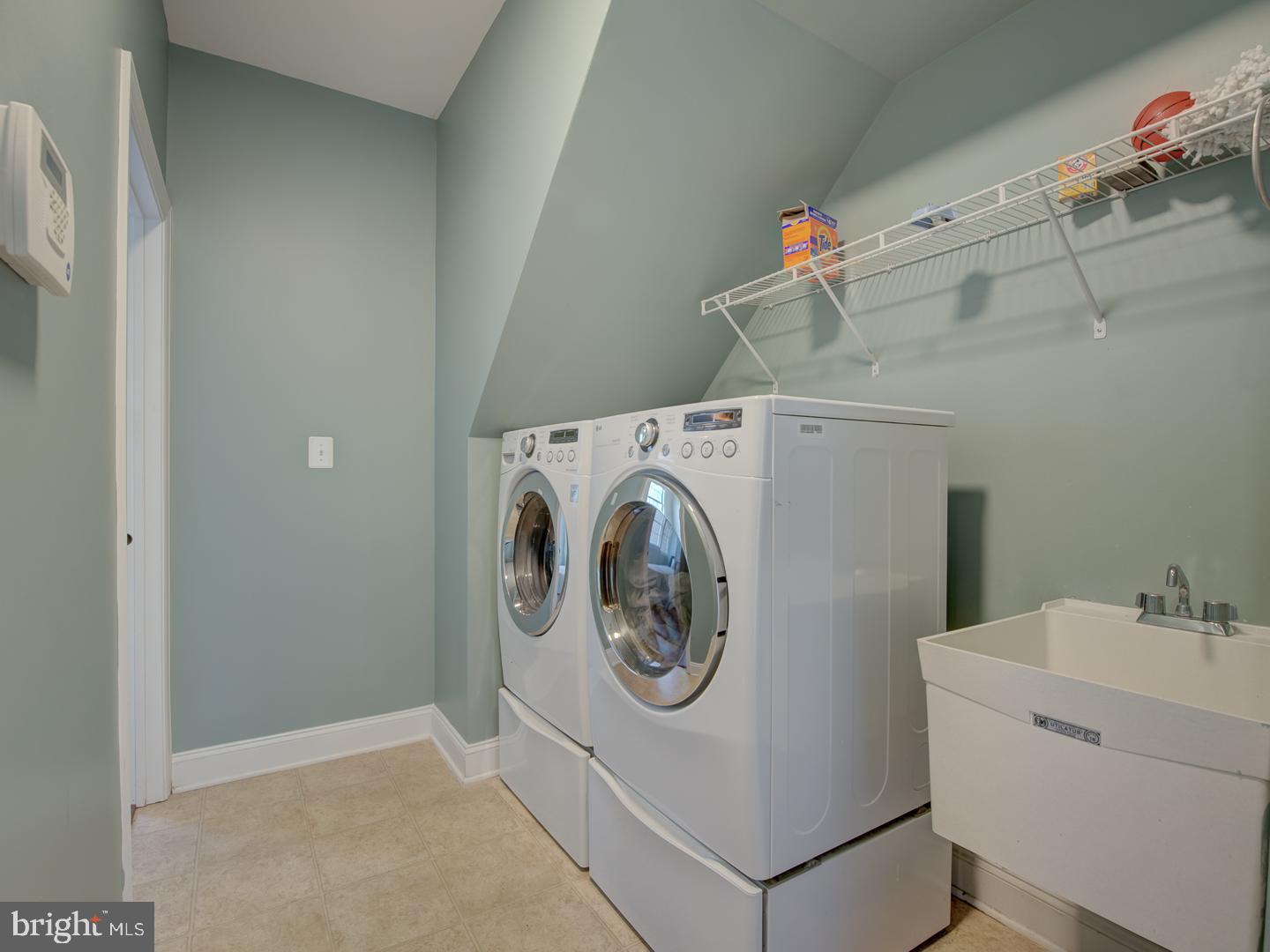 LOUDOUN VALLEY ESTATES 2 - Residential