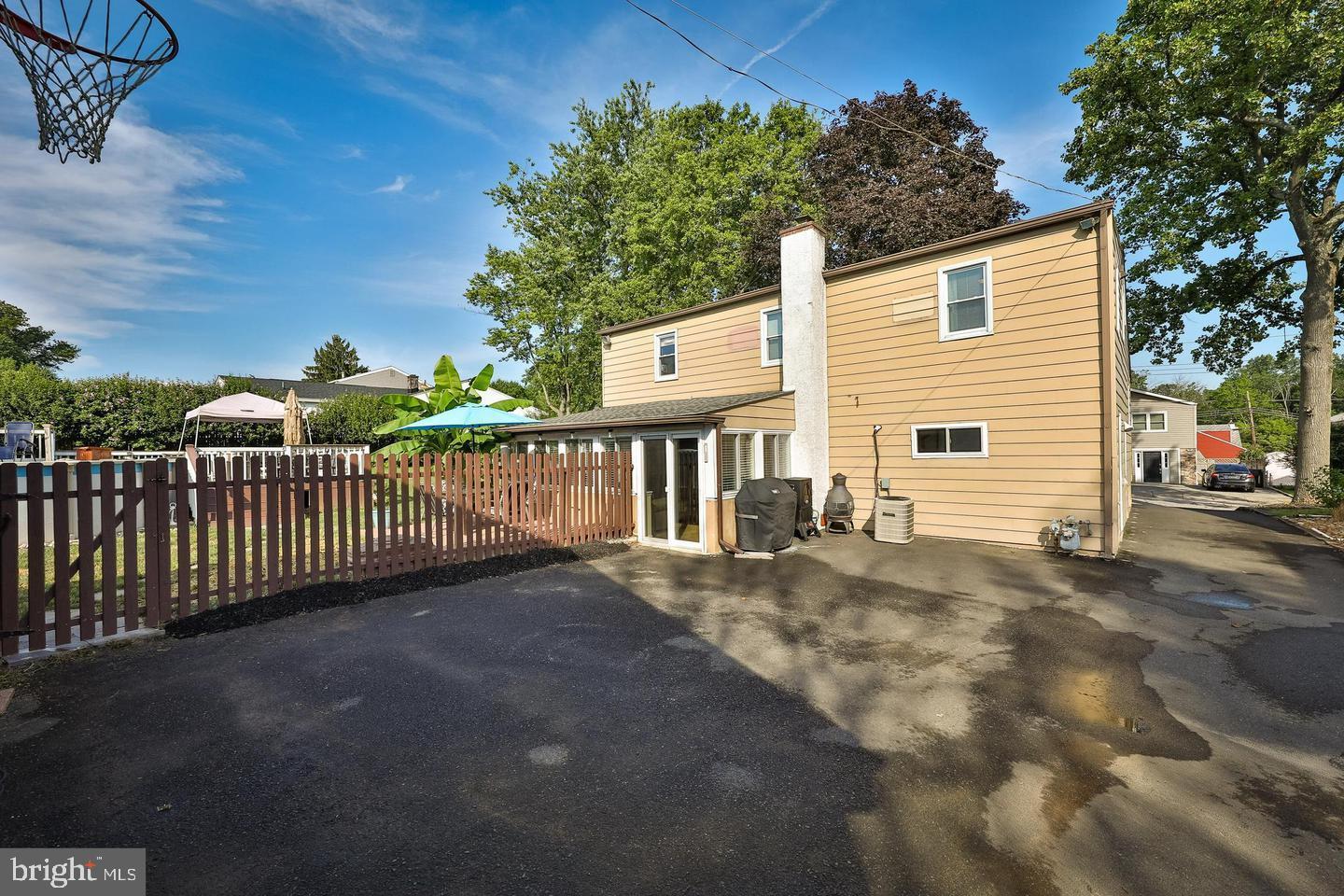 GLENSIDE - Residential