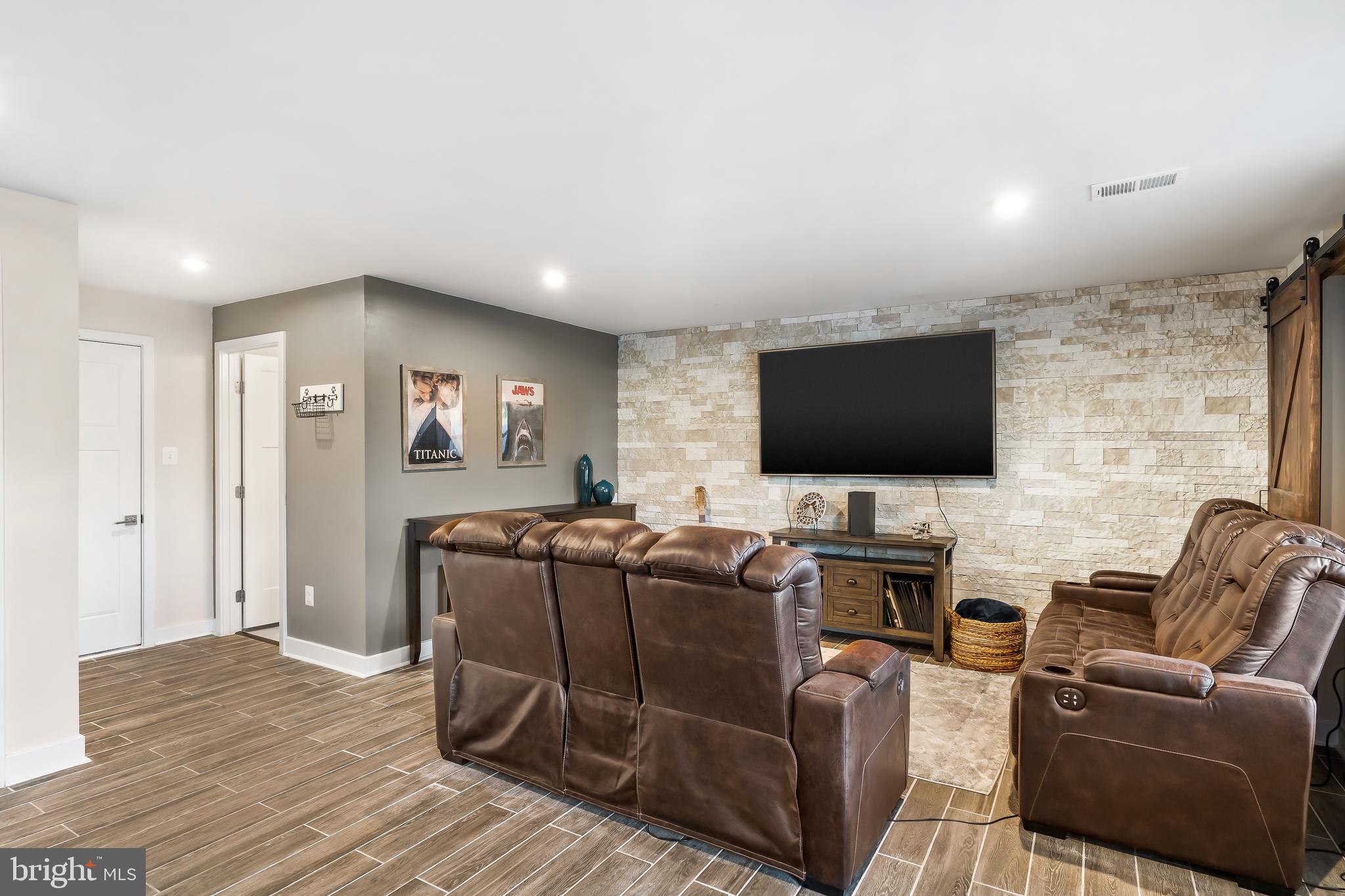 LAKE FREDERICK - Residential Lease