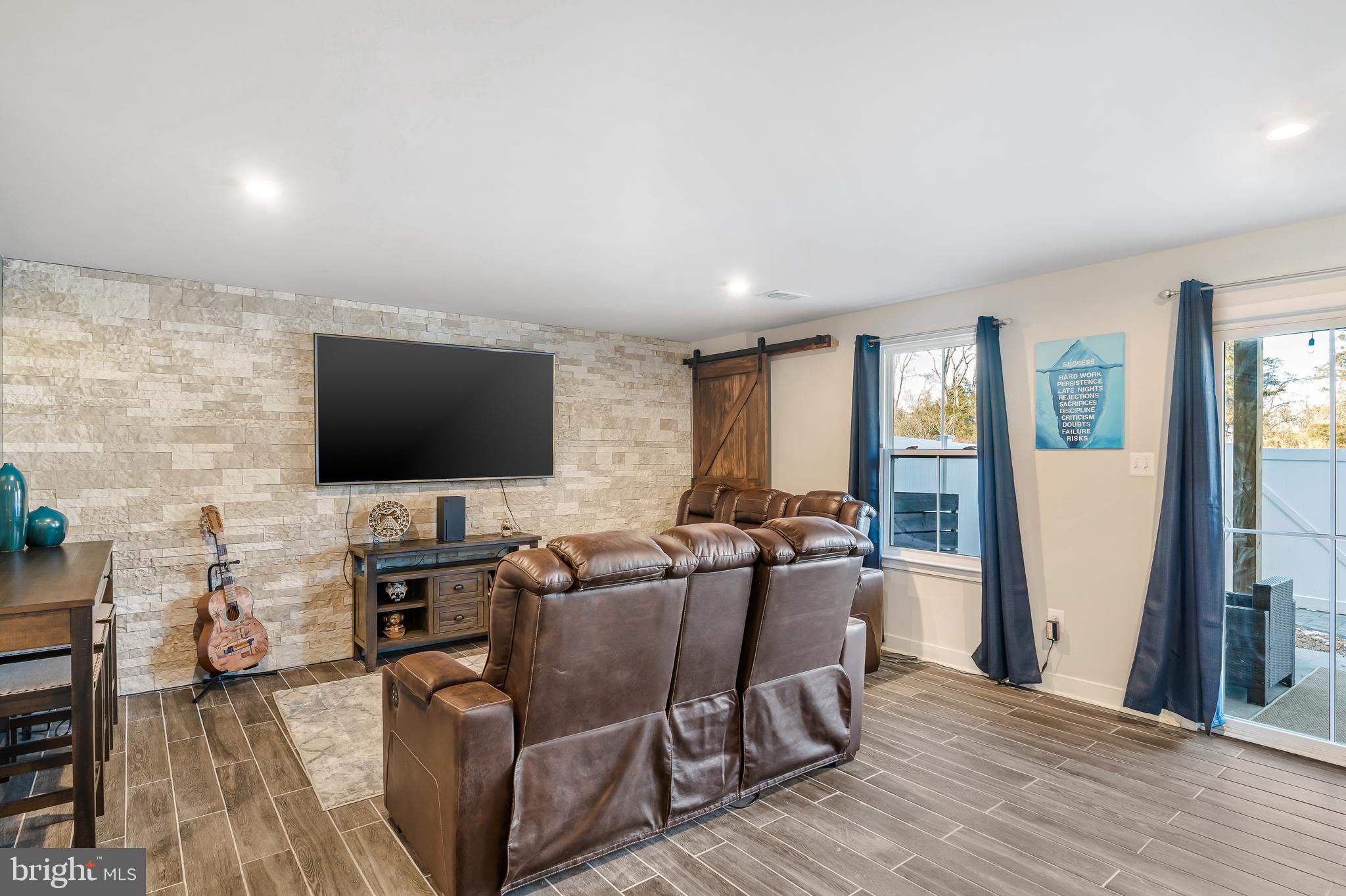 LAKE FREDERICK - Residential Lease