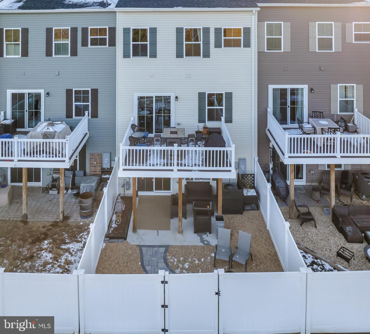 LAKE FREDERICK - Residential Lease