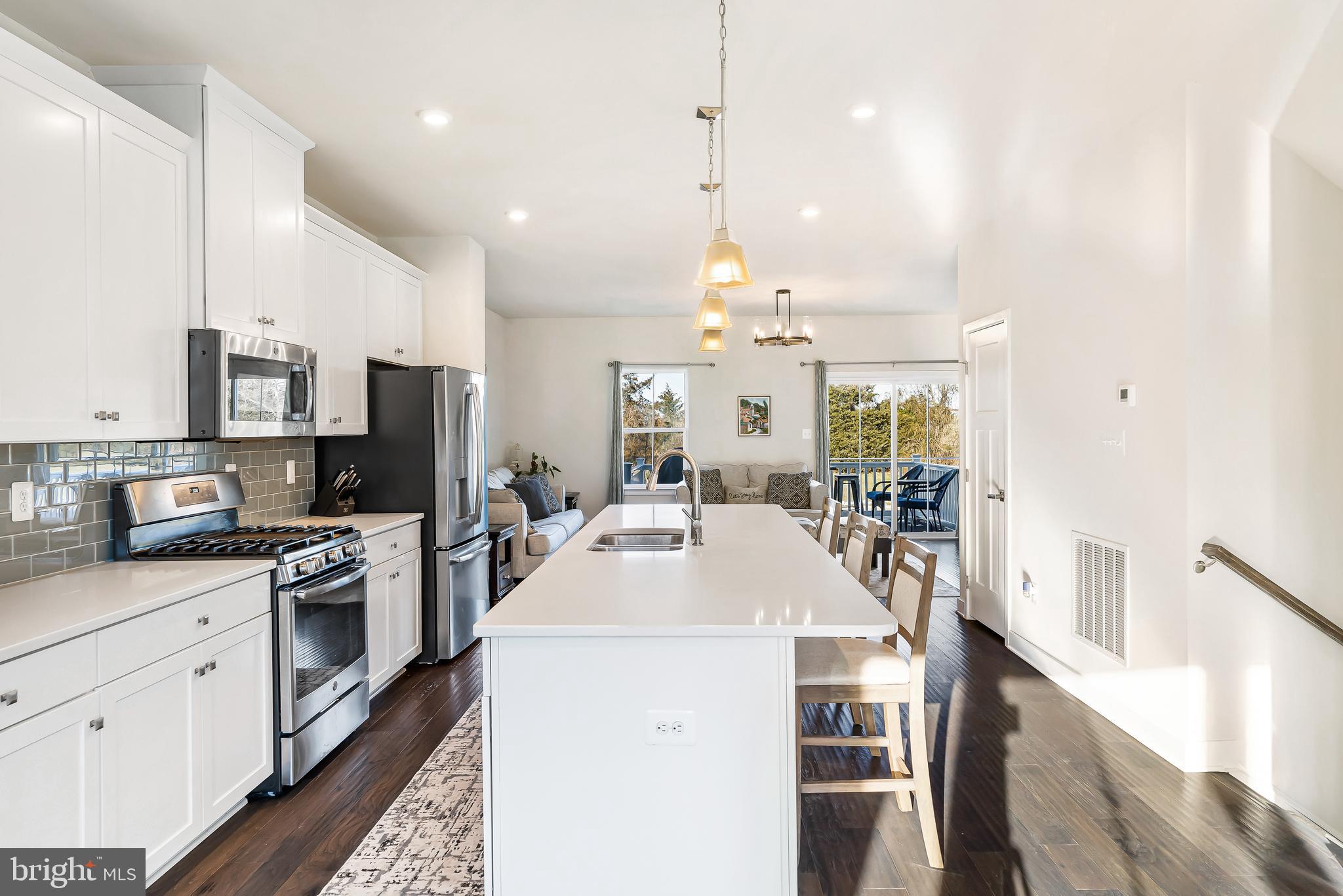 LAKE FREDERICK - Residential Lease