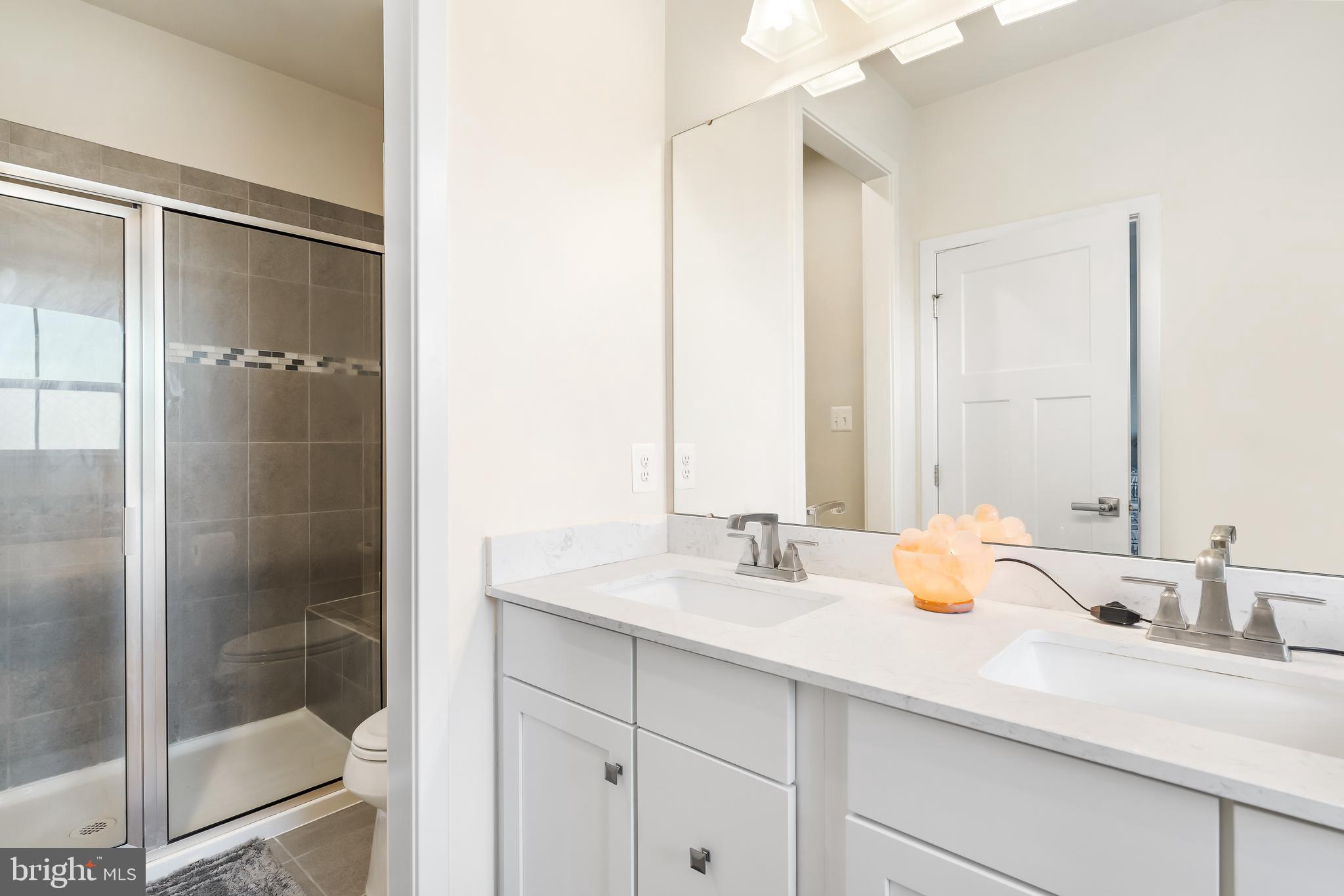 LAKE FREDERICK - Residential Lease