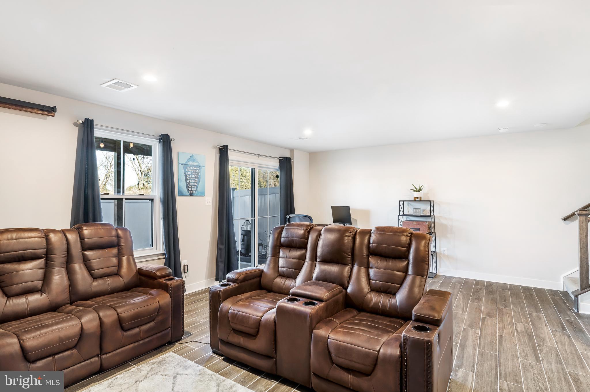 LAKE FREDERICK - Residential Lease