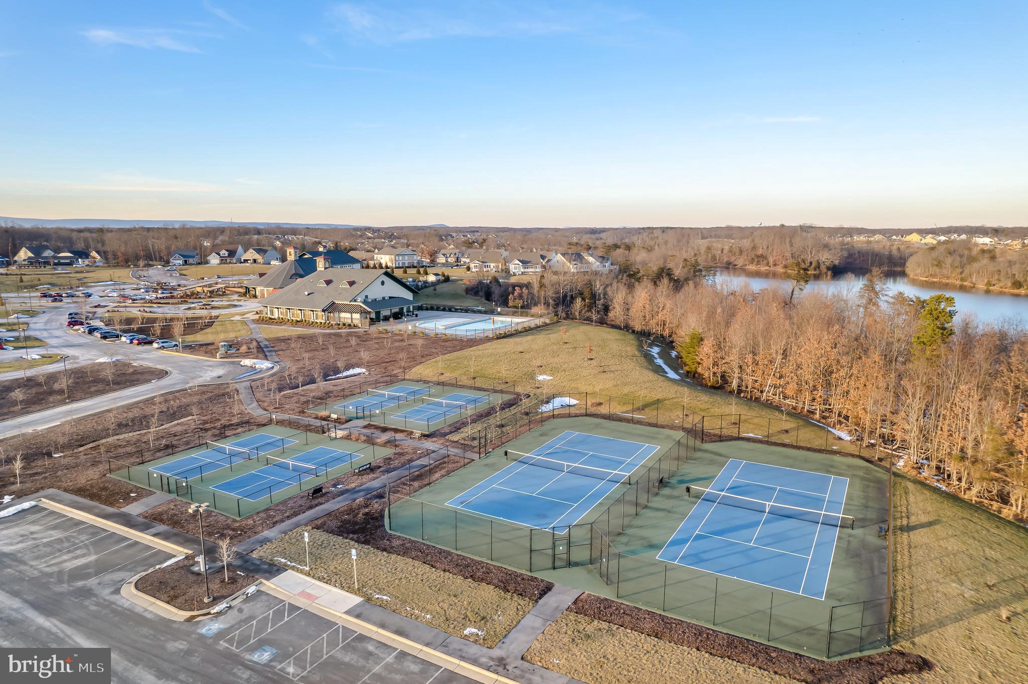 LAKE FREDERICK - Residential Lease