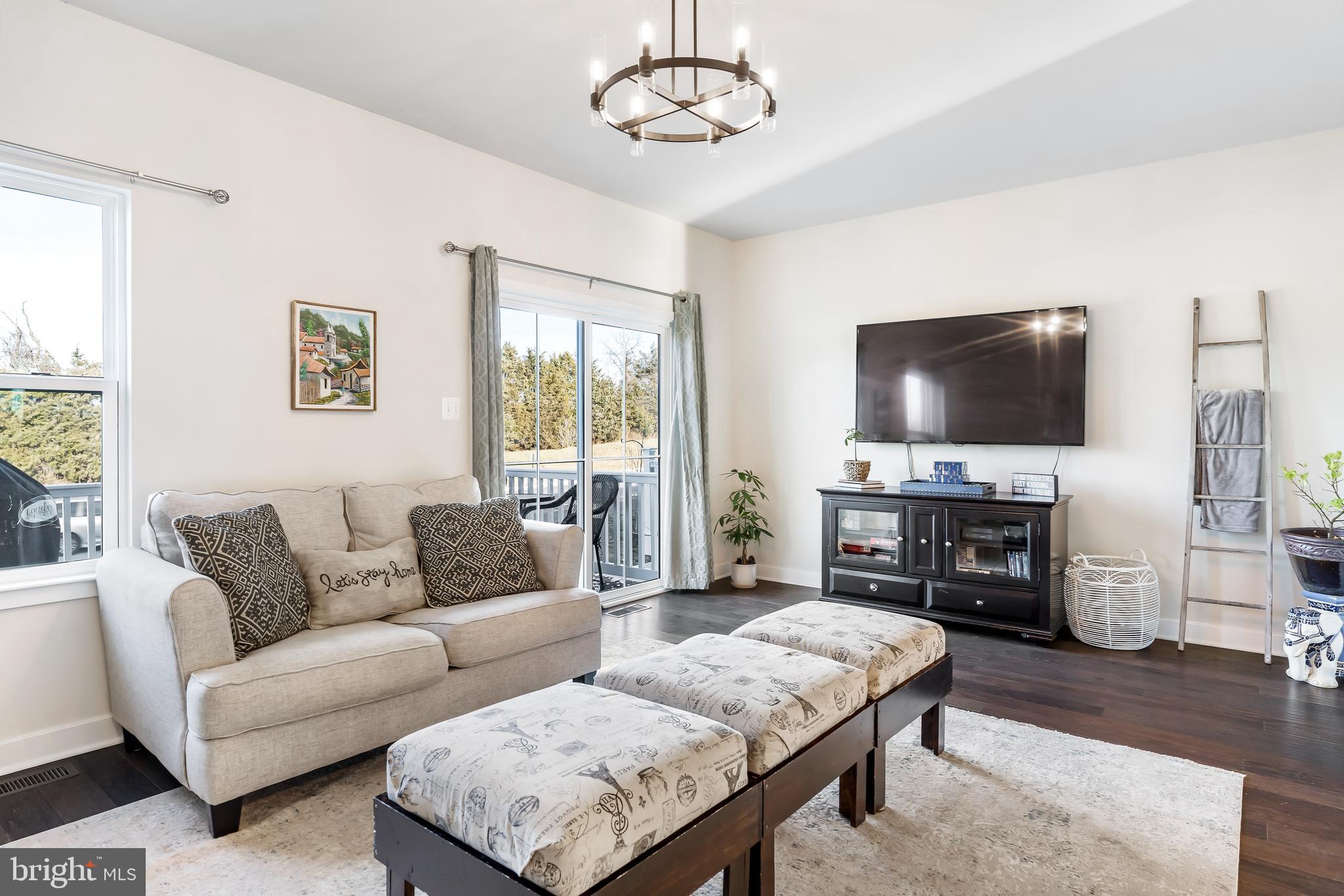 LAKE FREDERICK - Residential Lease