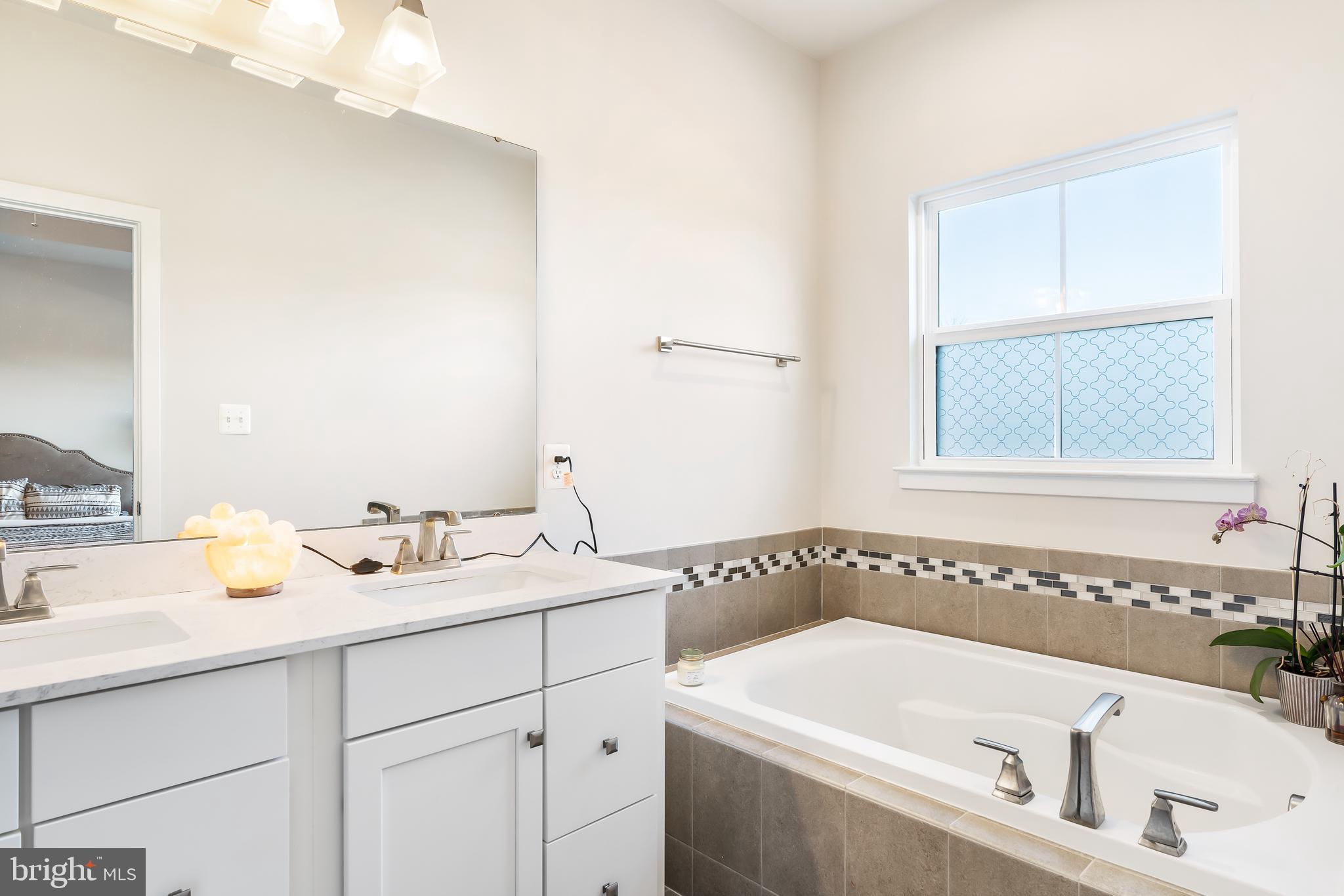 LAKE FREDERICK - Residential Lease