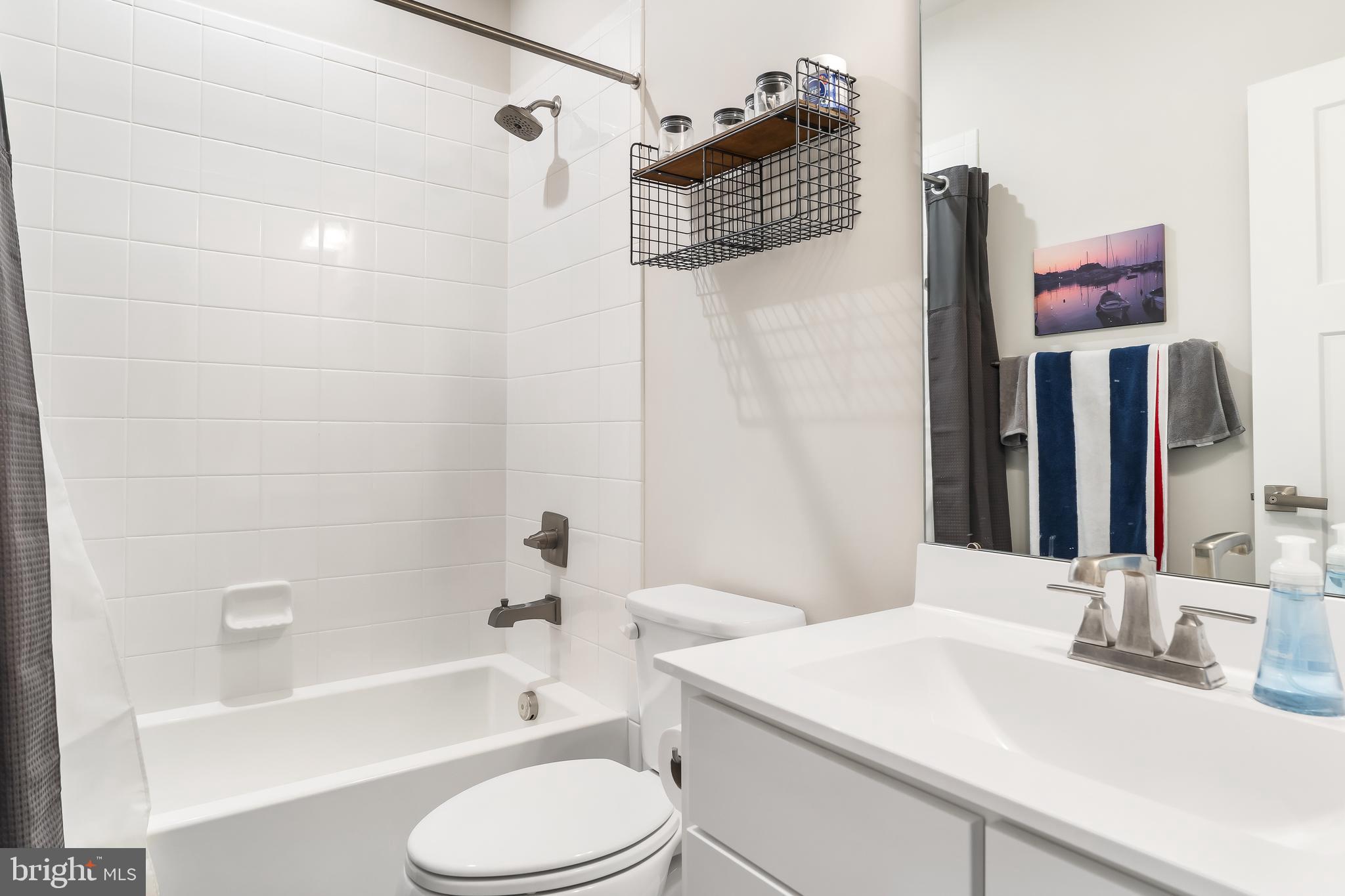 LAKE FREDERICK - Residential Lease