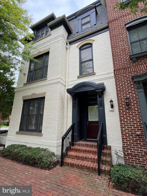 Townhouse For Rent - 1302 Duke Street<br/> ALEXANDRIA, VA 22314