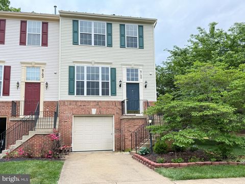 Photo of 8100 Cerromar Way, GAINESVILLE, VA 20155 (MLS # VAPW2114946)