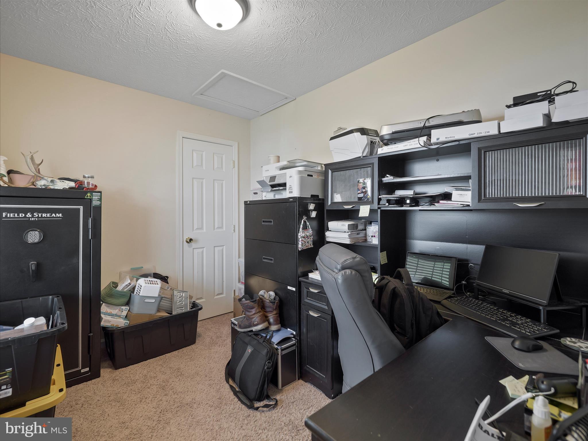 RIDGEFIELD - Residential