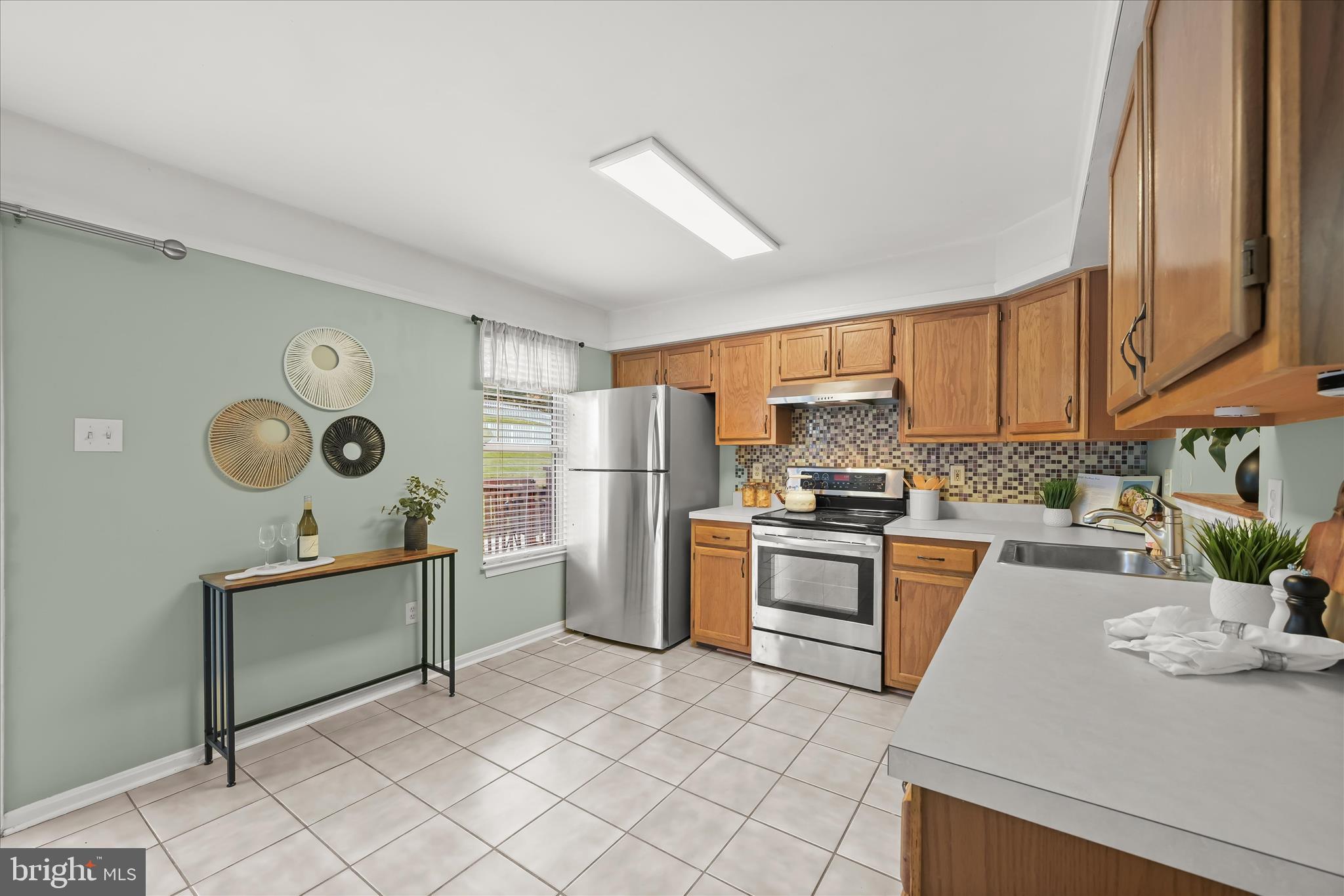 RIVERCHASE - Residential