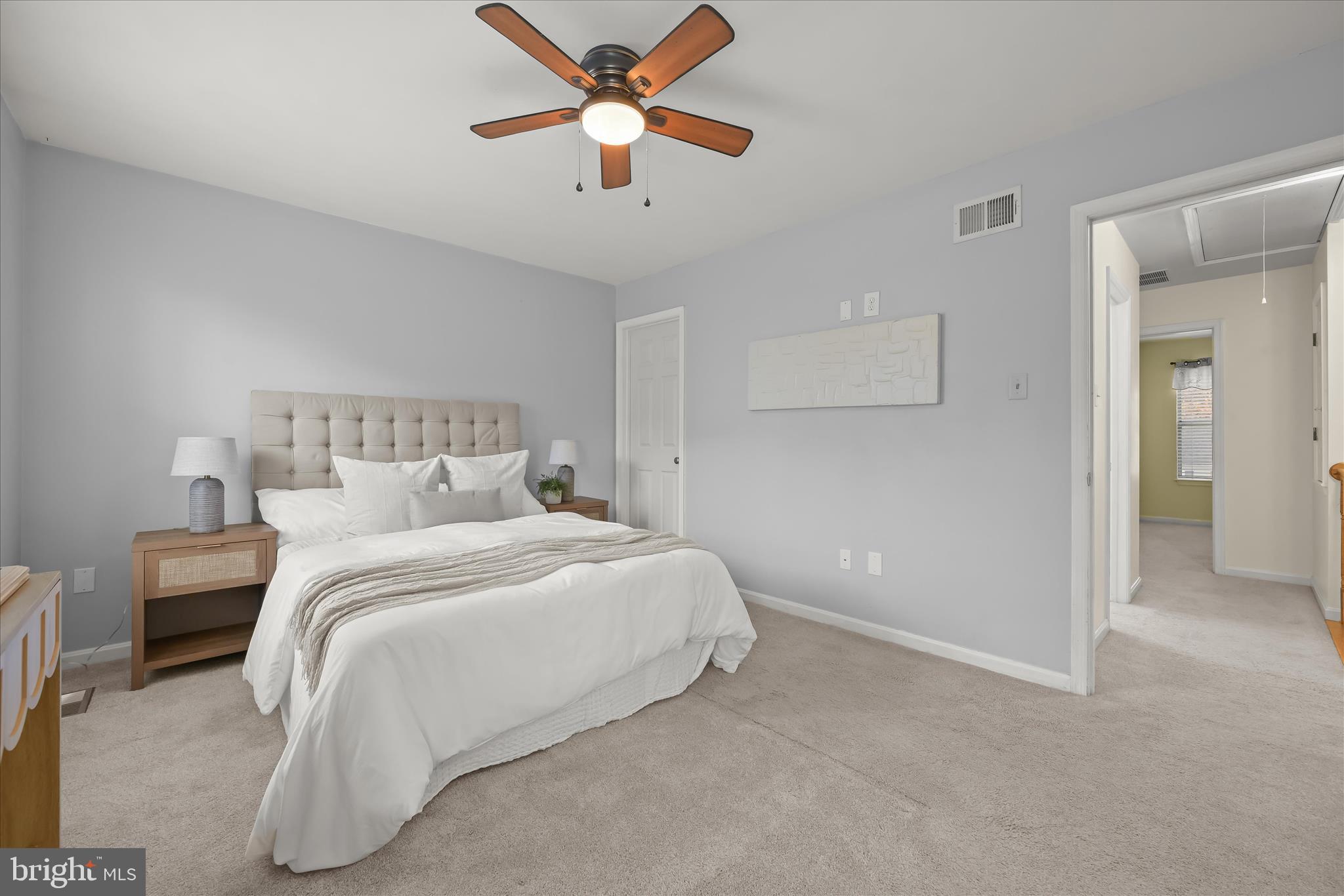 RIVERCHASE - Residential