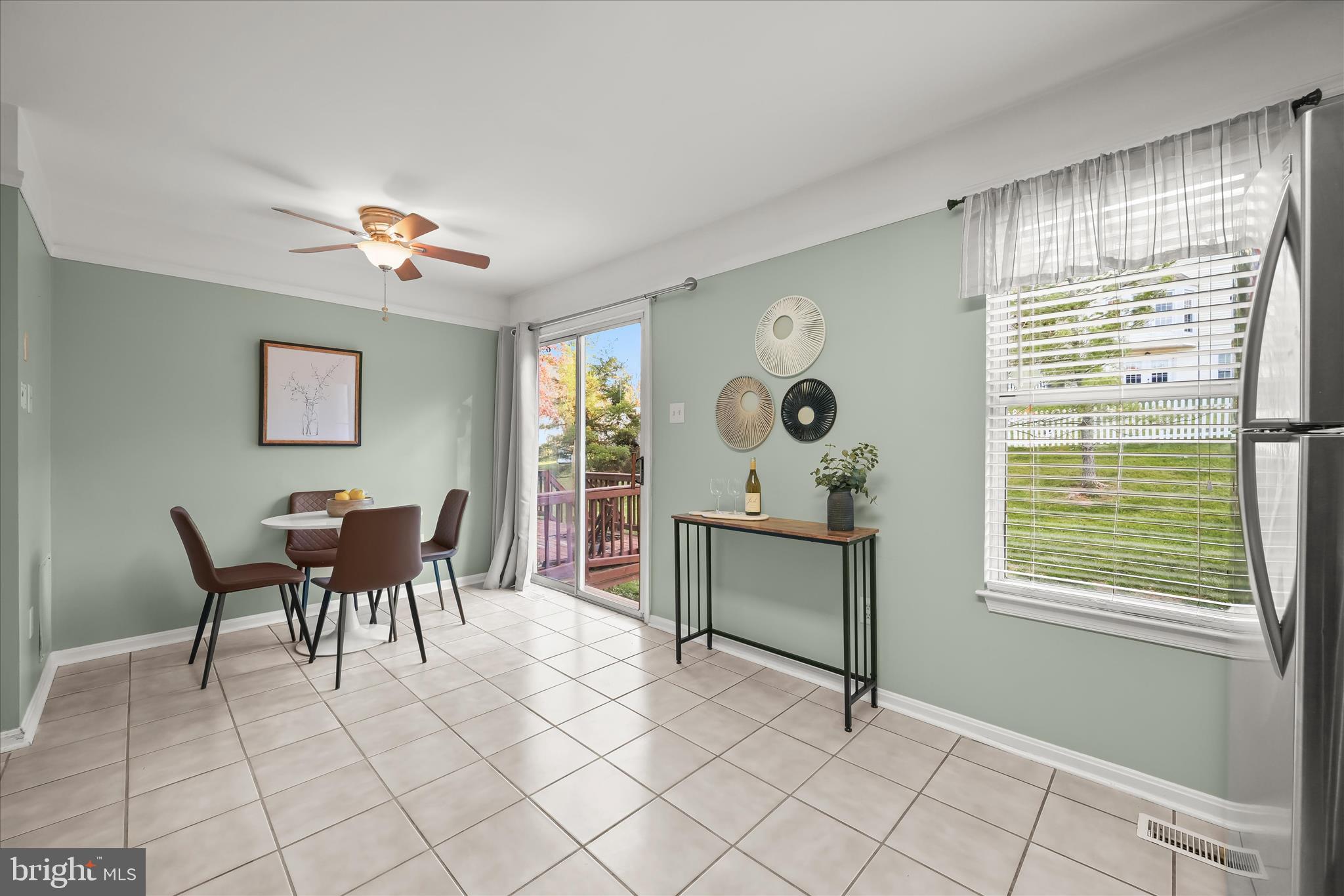 RIVERCHASE - Residential