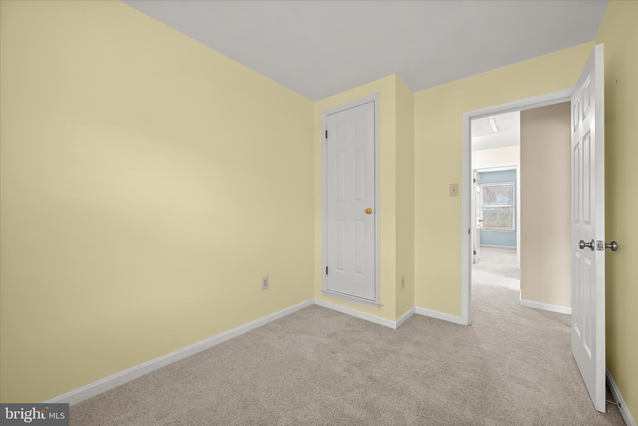 RIVERCHASE - Residential