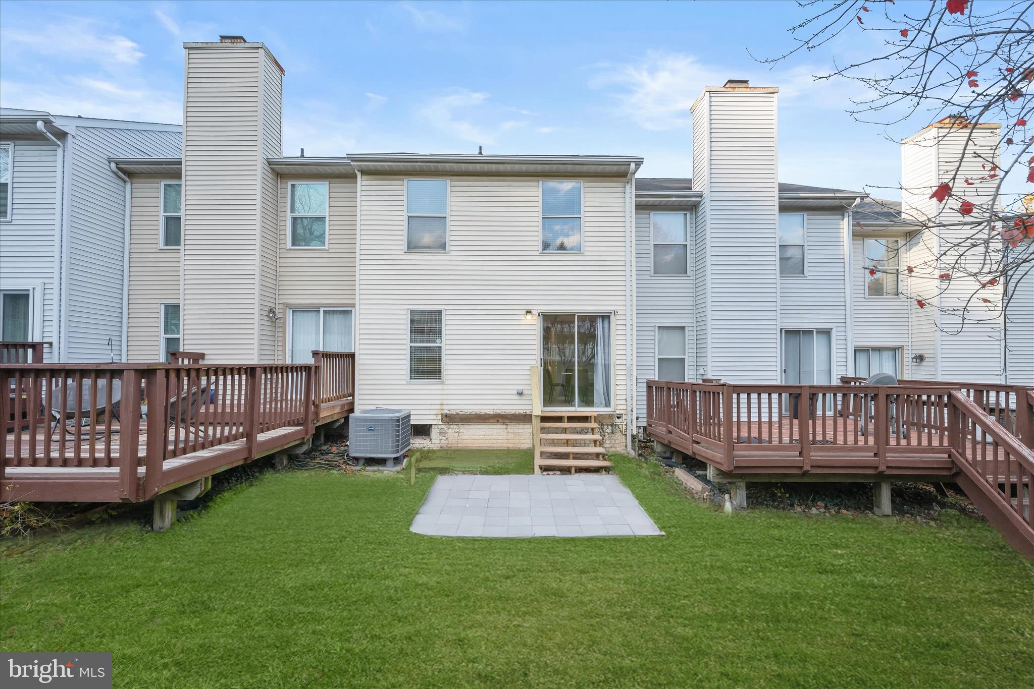 RIVERCHASE - Residential