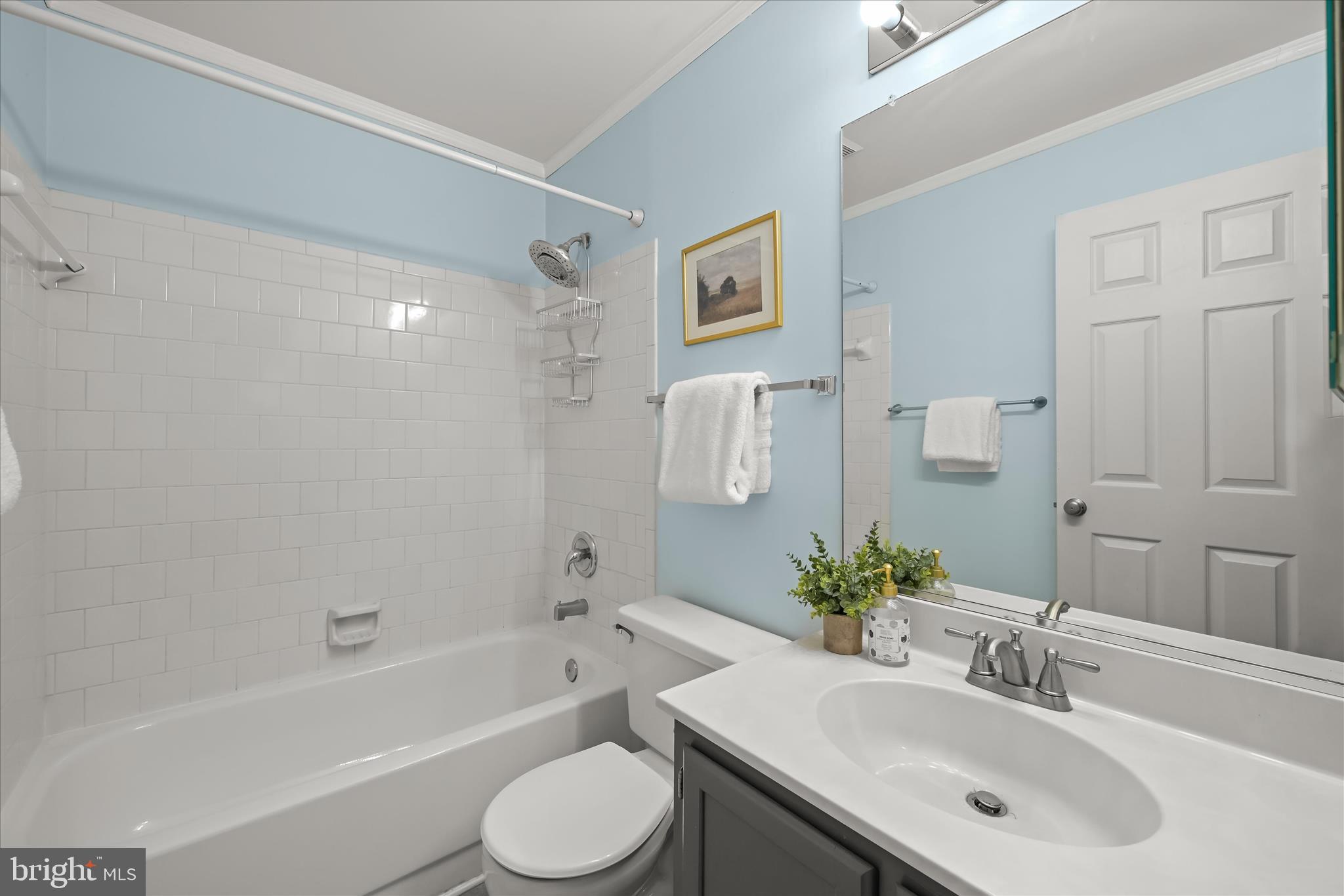 RIVERCHASE - Residential