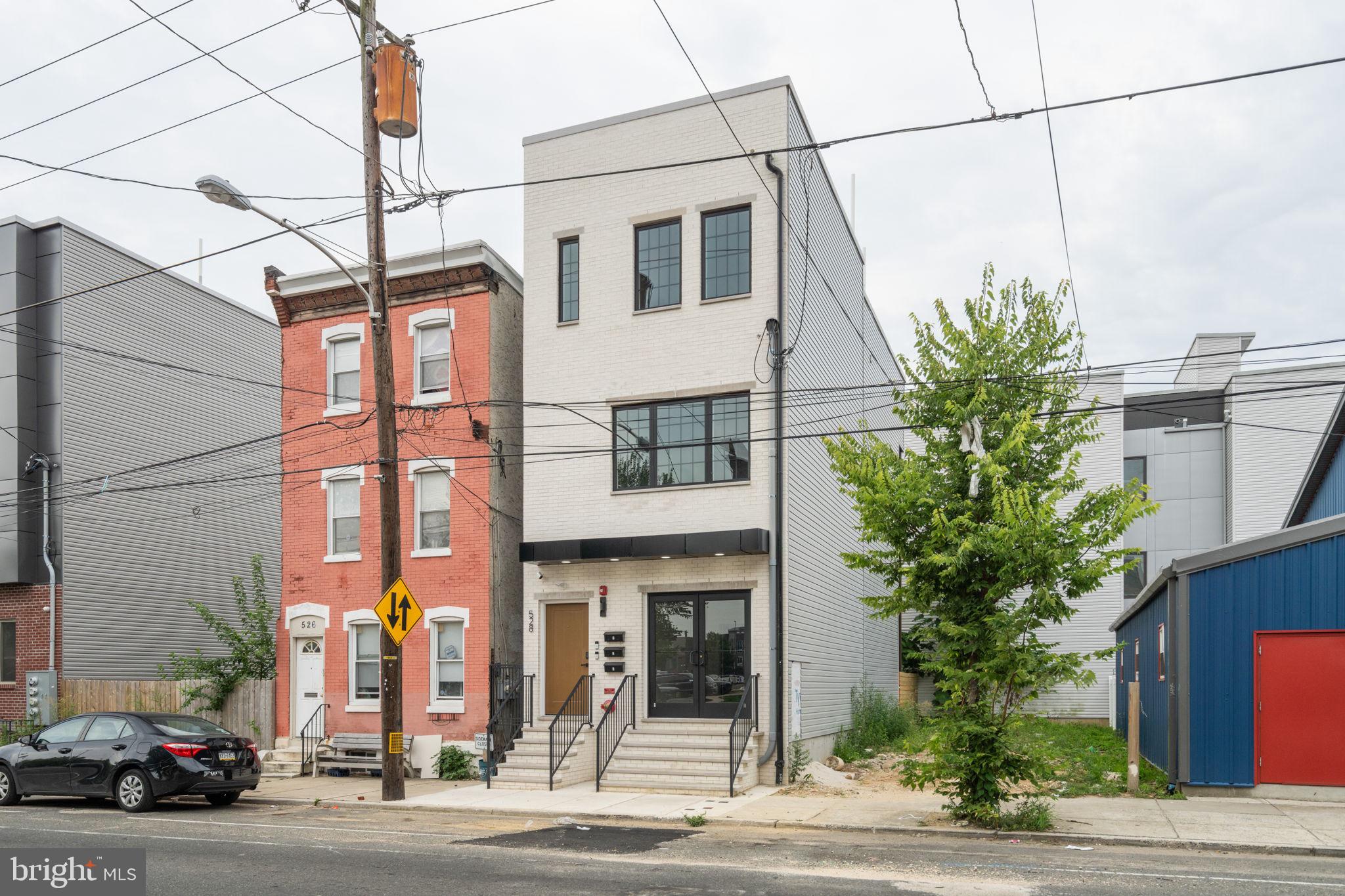 528 W BERKS STREET