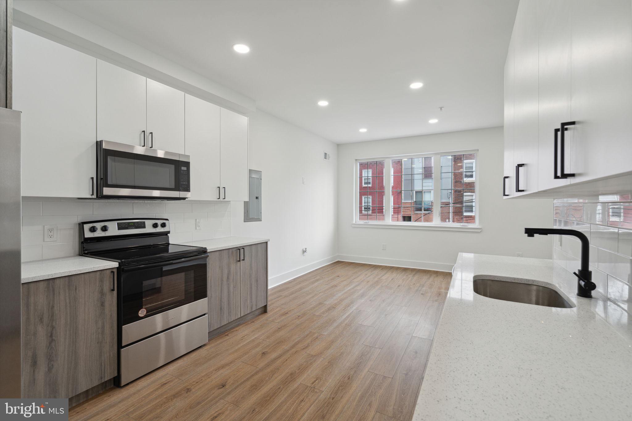 528 W BERKS STREET