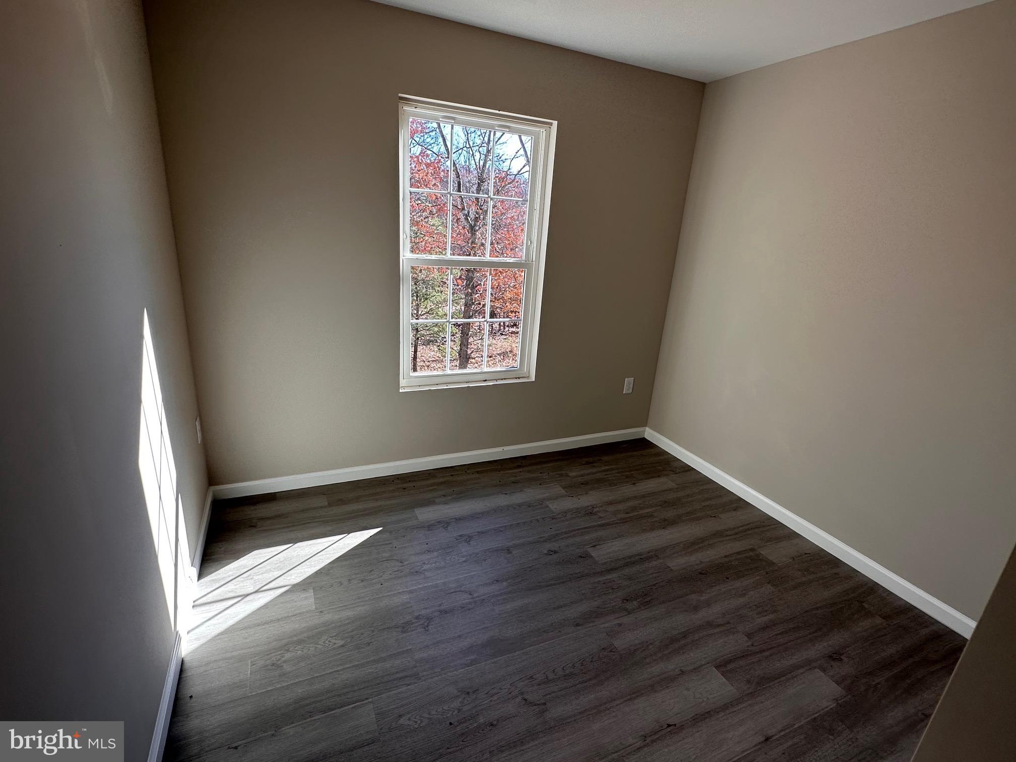 CACAPON SOUTH - Residential Lease