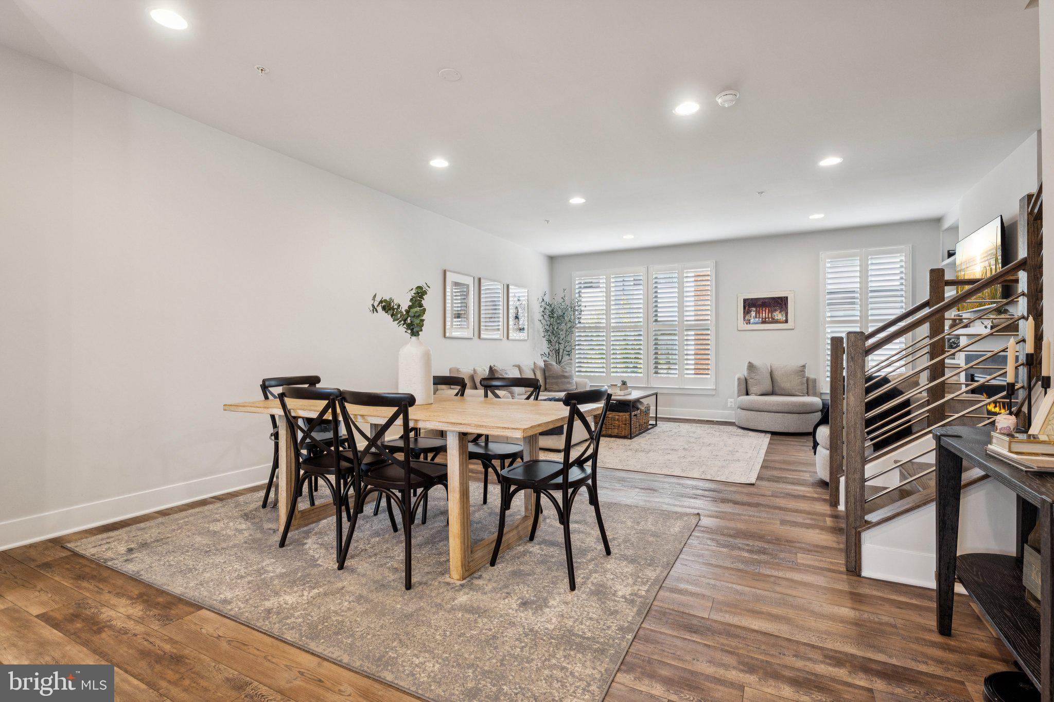 5012 OAKMOORE DRIVE