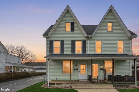 Townhouse For Sale - 428 Reno Avenue Ave<br/> NEW CUMBERLAND, PA 17070