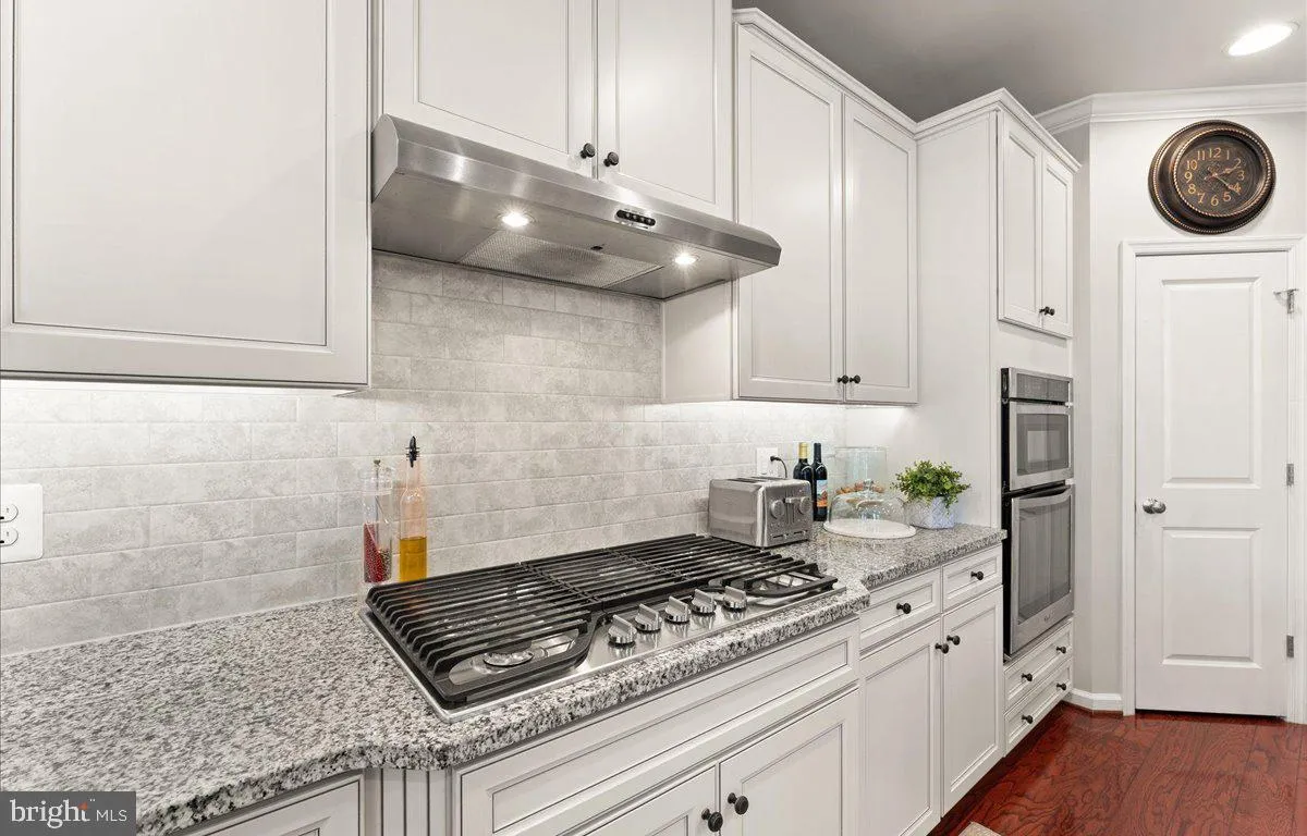 Haymarket, Virginia 20169, United States, 3 Bedrooms Bedrooms, ,4 BathroomsBathrooms,Residential,Active,229756