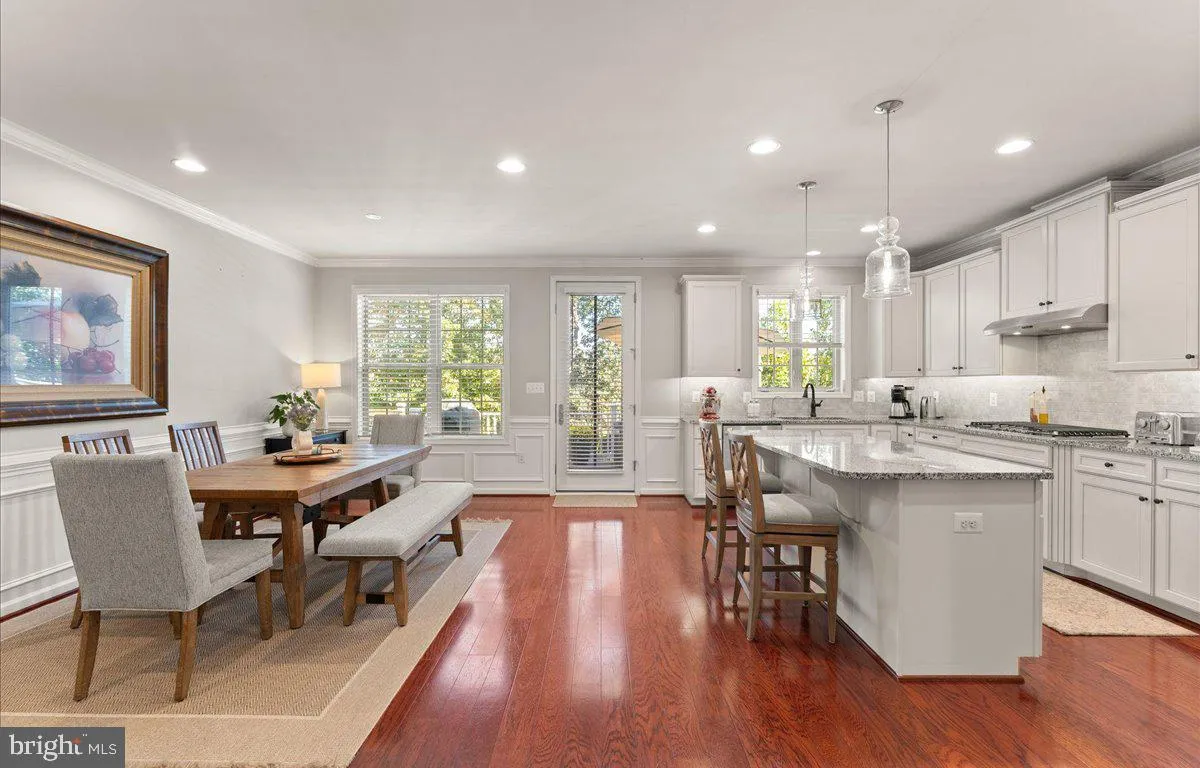 Haymarket, Virginia 20169, United States, 3 Bedrooms Bedrooms, ,4 BathroomsBathrooms,Residential,Active,229756