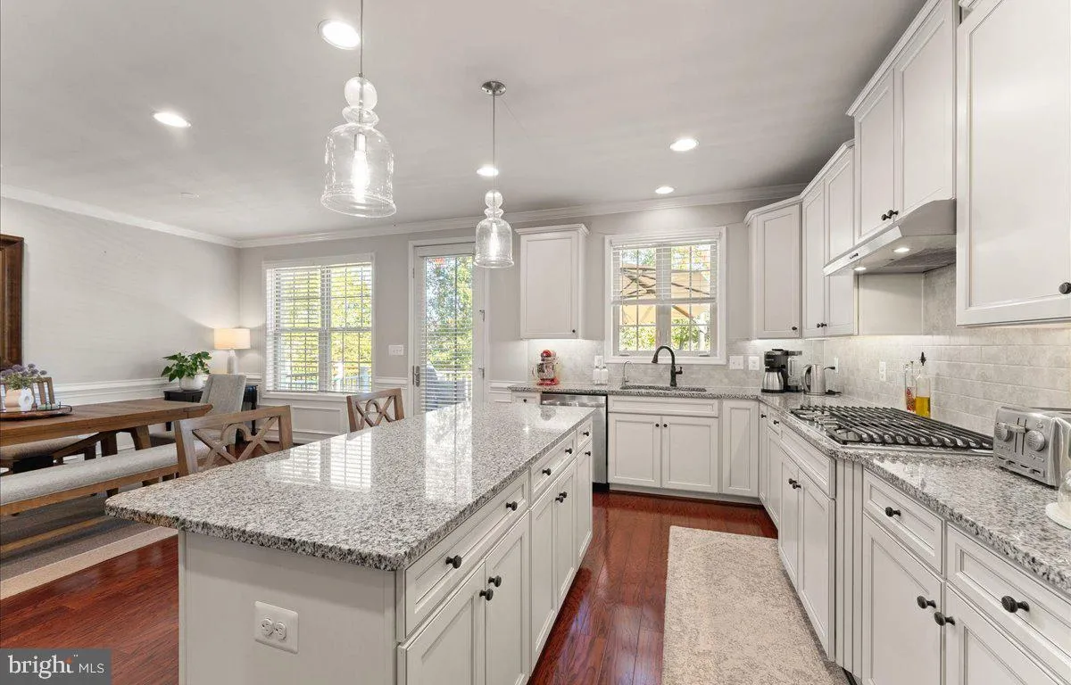 Haymarket, Virginia 20169, United States, 3 Bedrooms Bedrooms, ,4 BathroomsBathrooms,Residential,Active,229756