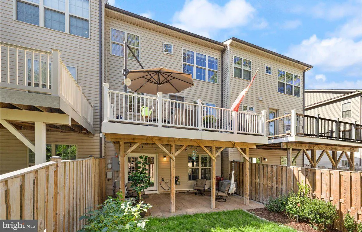 Haymarket, Virginia 20169, United States, 3 Bedrooms Bedrooms, ,4 BathroomsBathrooms,Residential,Active,229756