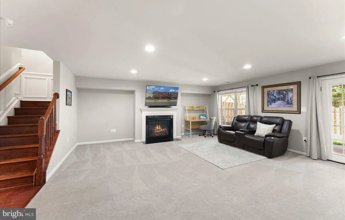 Haymarket, Virginia 20169, United States, 3 Bedrooms Bedrooms, ,4 BathroomsBathrooms,Residential,Active,229756