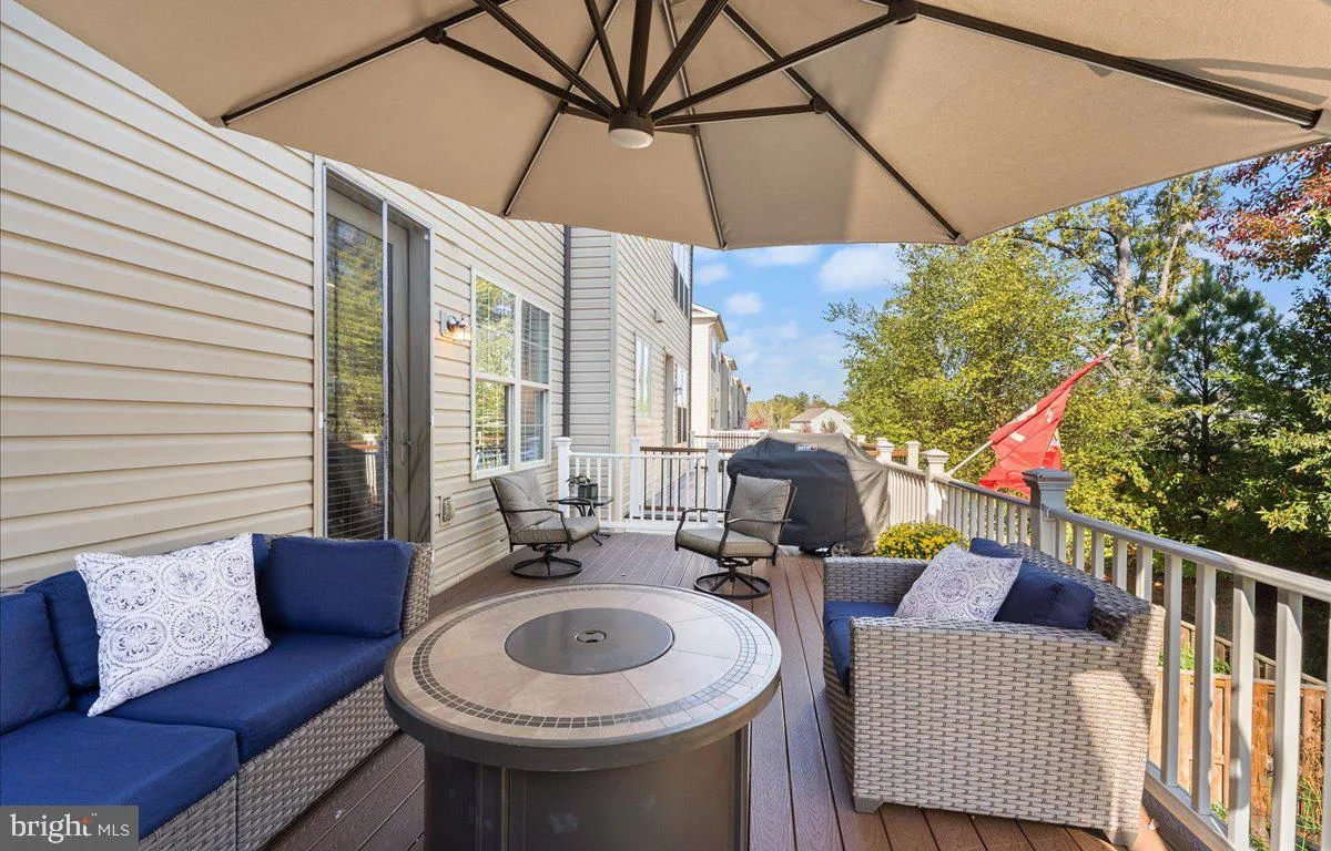 Haymarket, Virginia 20169, United States, 3 Bedrooms Bedrooms, ,4 BathroomsBathrooms,Residential,Active,229756