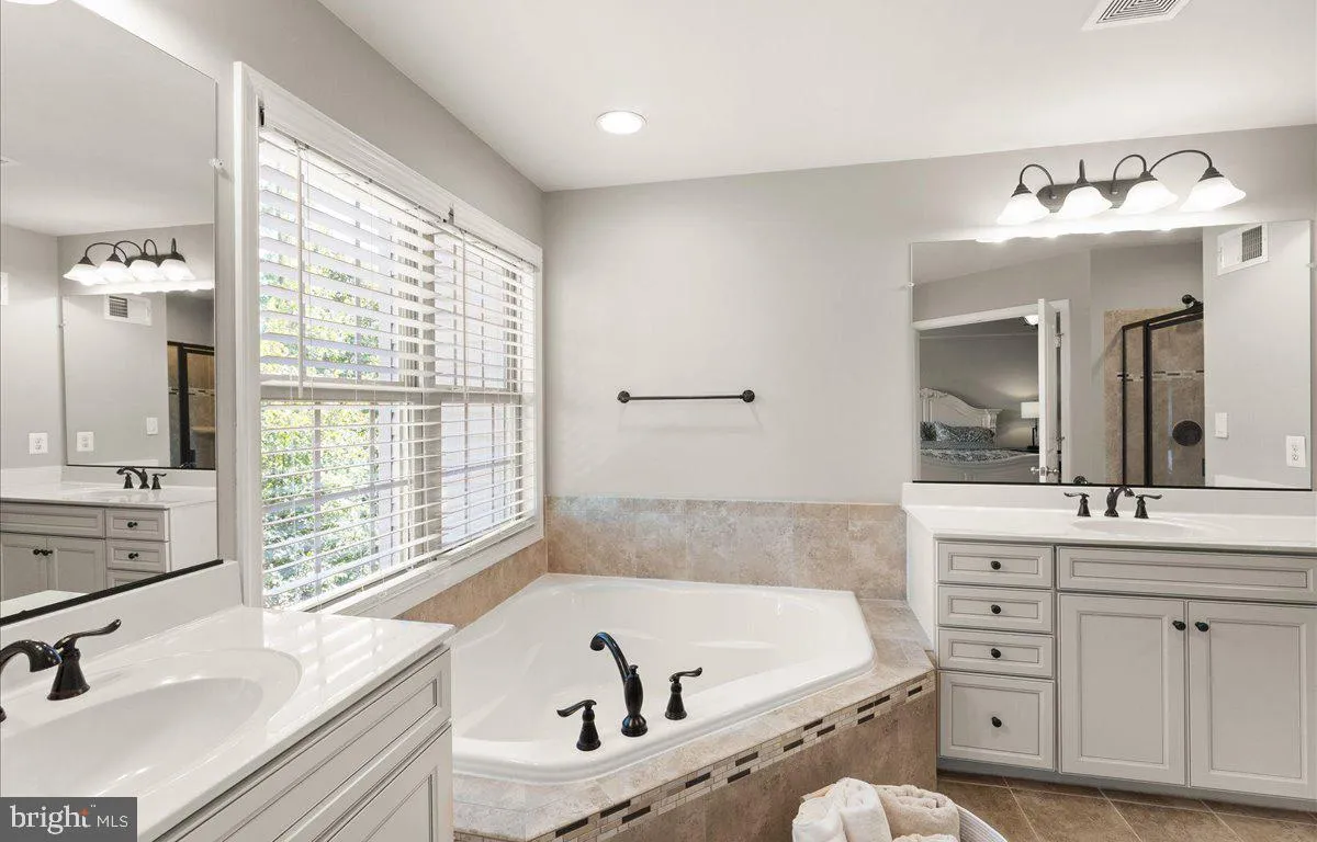 Haymarket, Virginia 20169, United States, 3 Bedrooms Bedrooms, ,4 BathroomsBathrooms,Residential,Active,229756