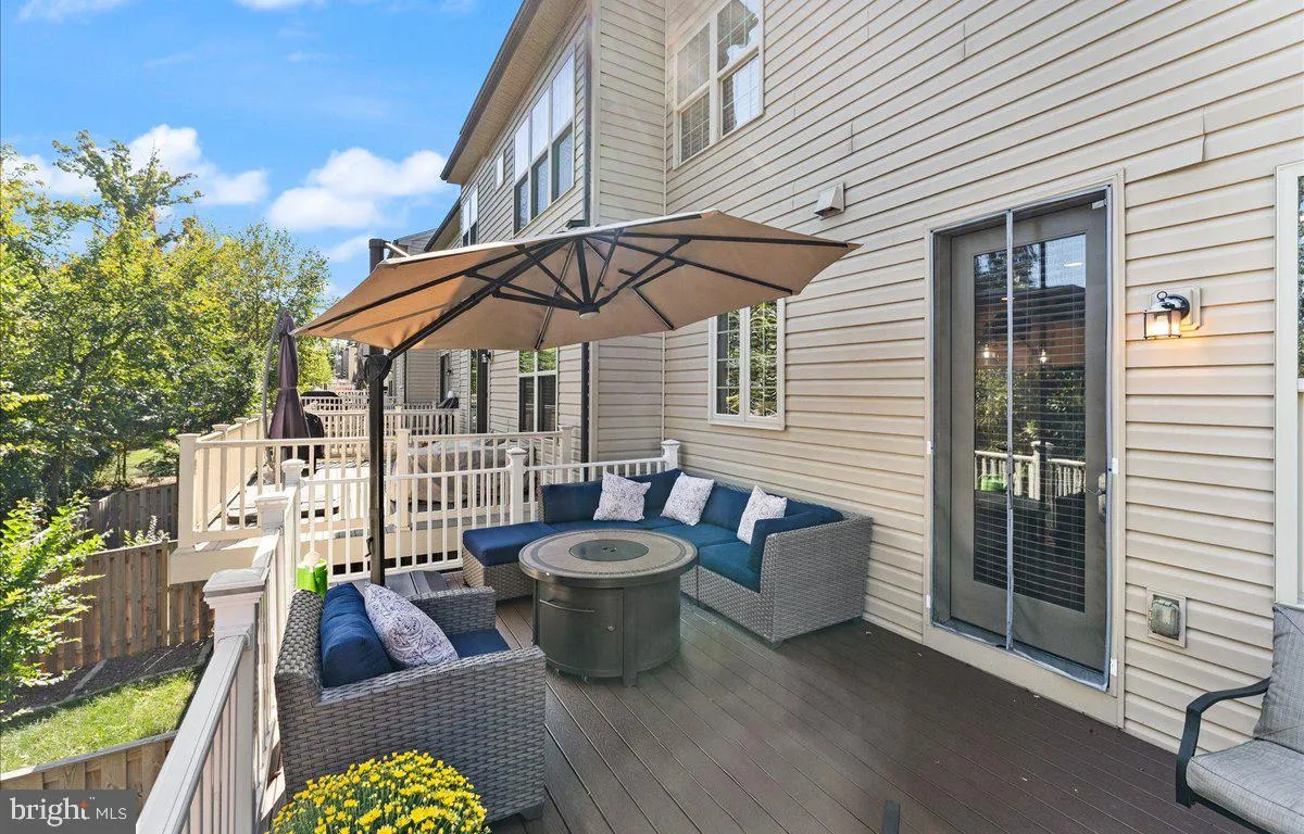 Haymarket, Virginia 20169, United States, 3 Bedrooms Bedrooms, ,4 BathroomsBathrooms,Residential,Active,229756