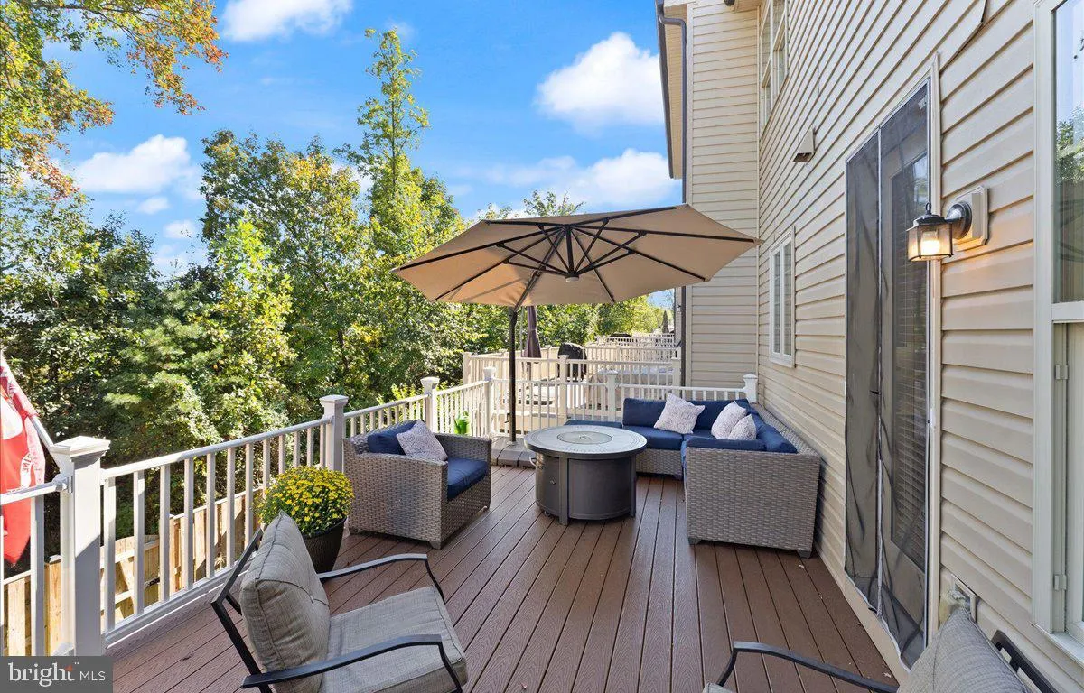 Haymarket, Virginia 20169, United States, 3 Bedrooms Bedrooms, ,4 BathroomsBathrooms,Residential,Active,229756