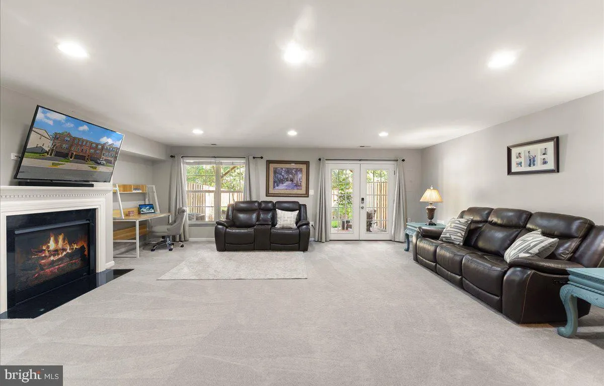 Haymarket, Virginia 20169, United States, 3 Bedrooms Bedrooms, ,4 BathroomsBathrooms,Residential,Active,229756