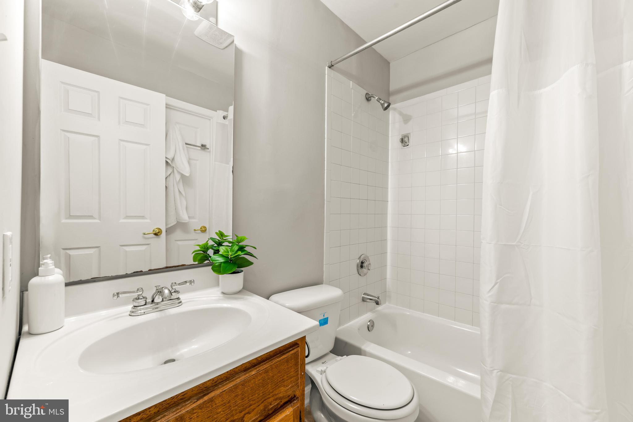 FRANKLIN RIDGE TOWNHOUSE - Residential