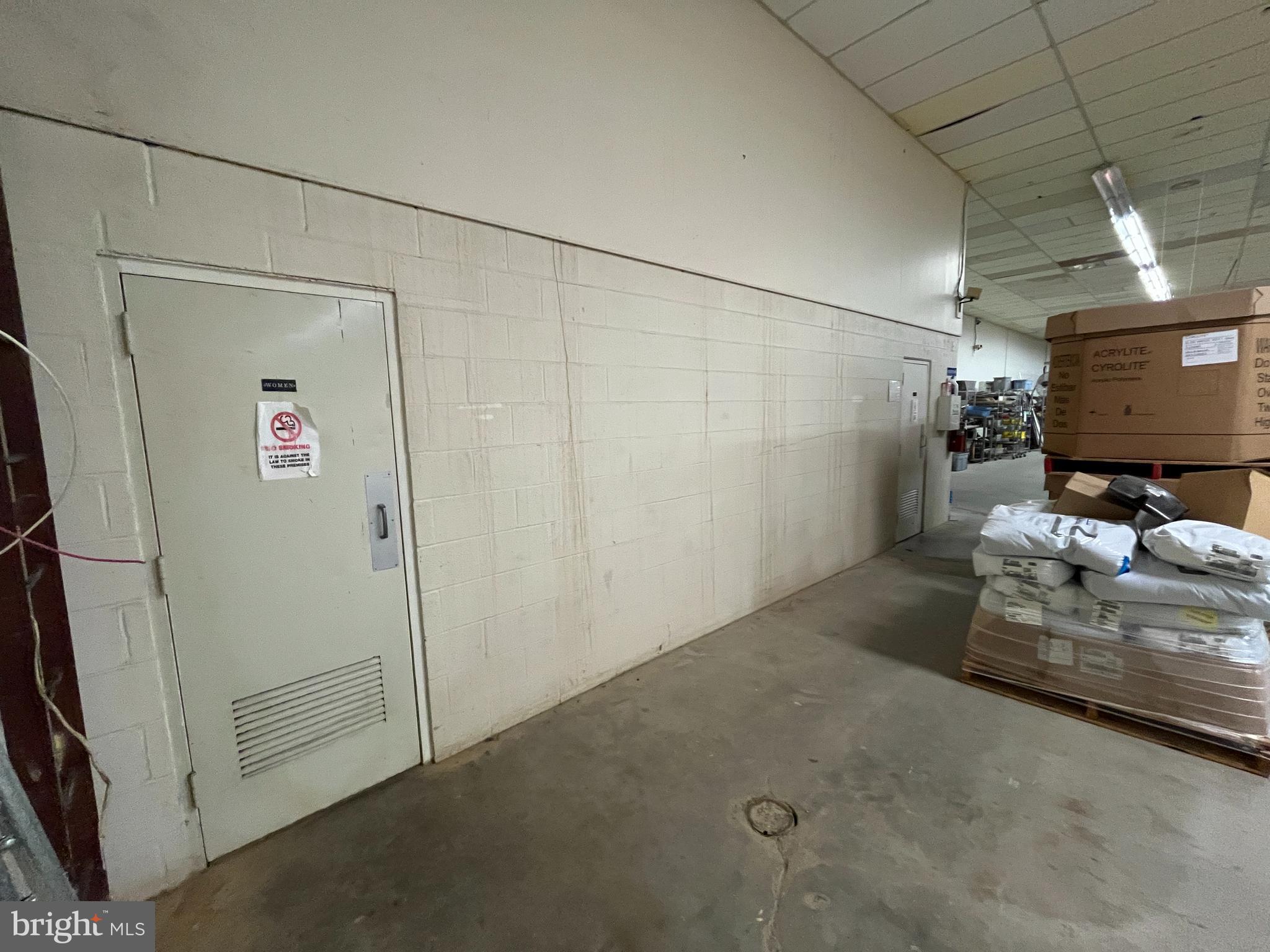 4075 E MARKET STREET