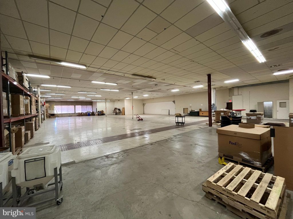 Photo of 4075 E Market Street, YORK, PA 17402 (MLS # 1002667095)