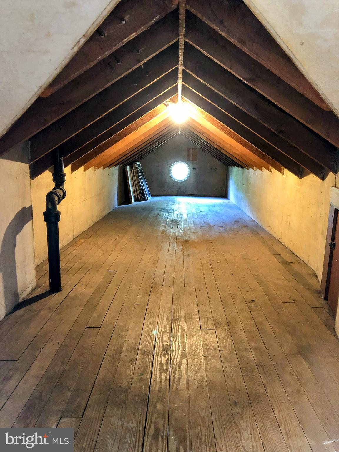 SCHOOL LANE HILLS - Residential