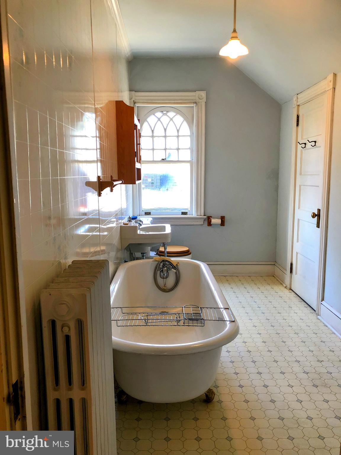 SCHOOL LANE HILLS - Residential