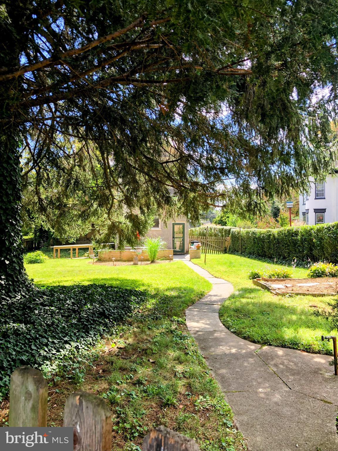 SCHOOL LANE HILLS - Residential