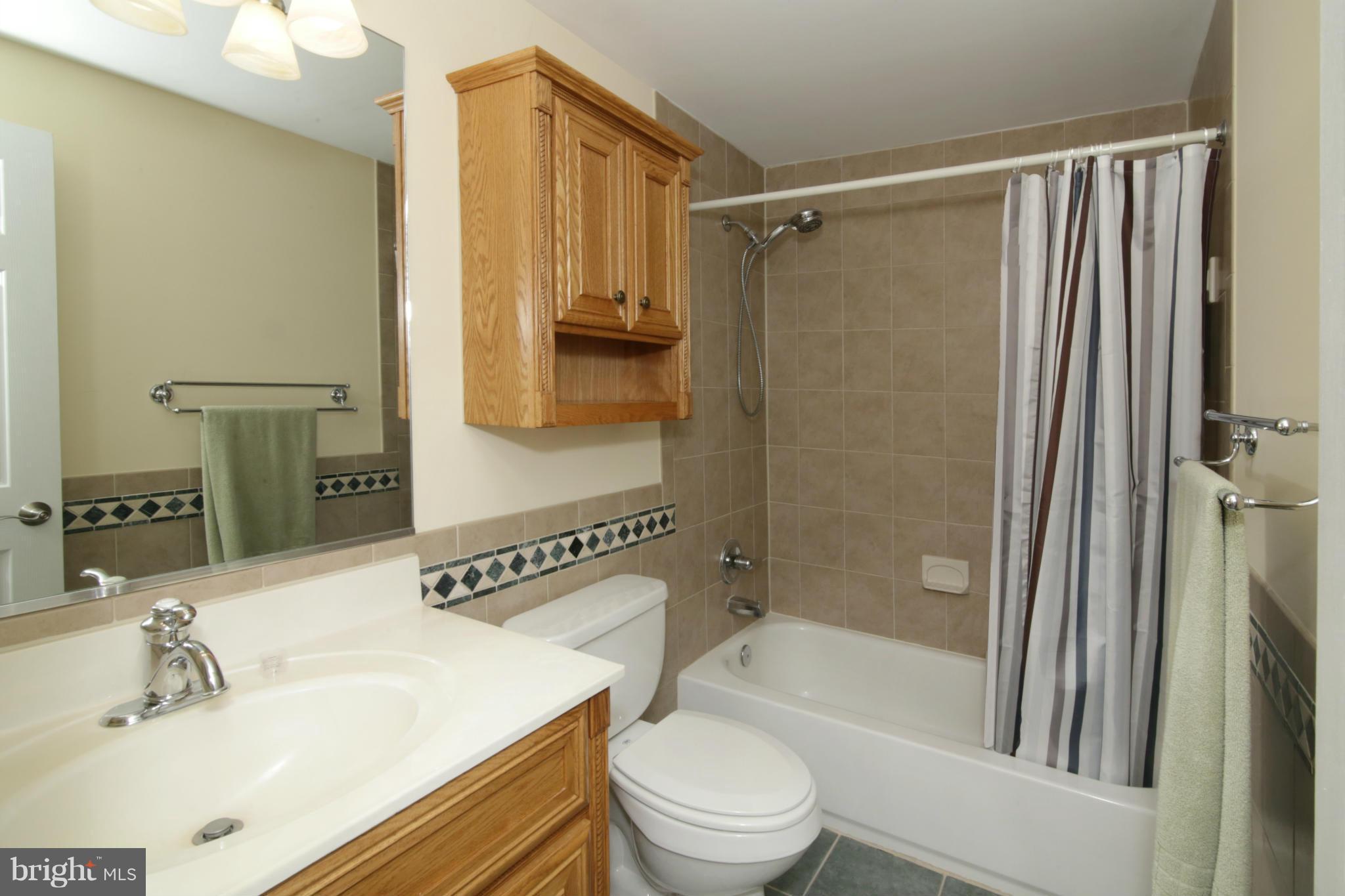 KINGSTOWNE - Residential Lease