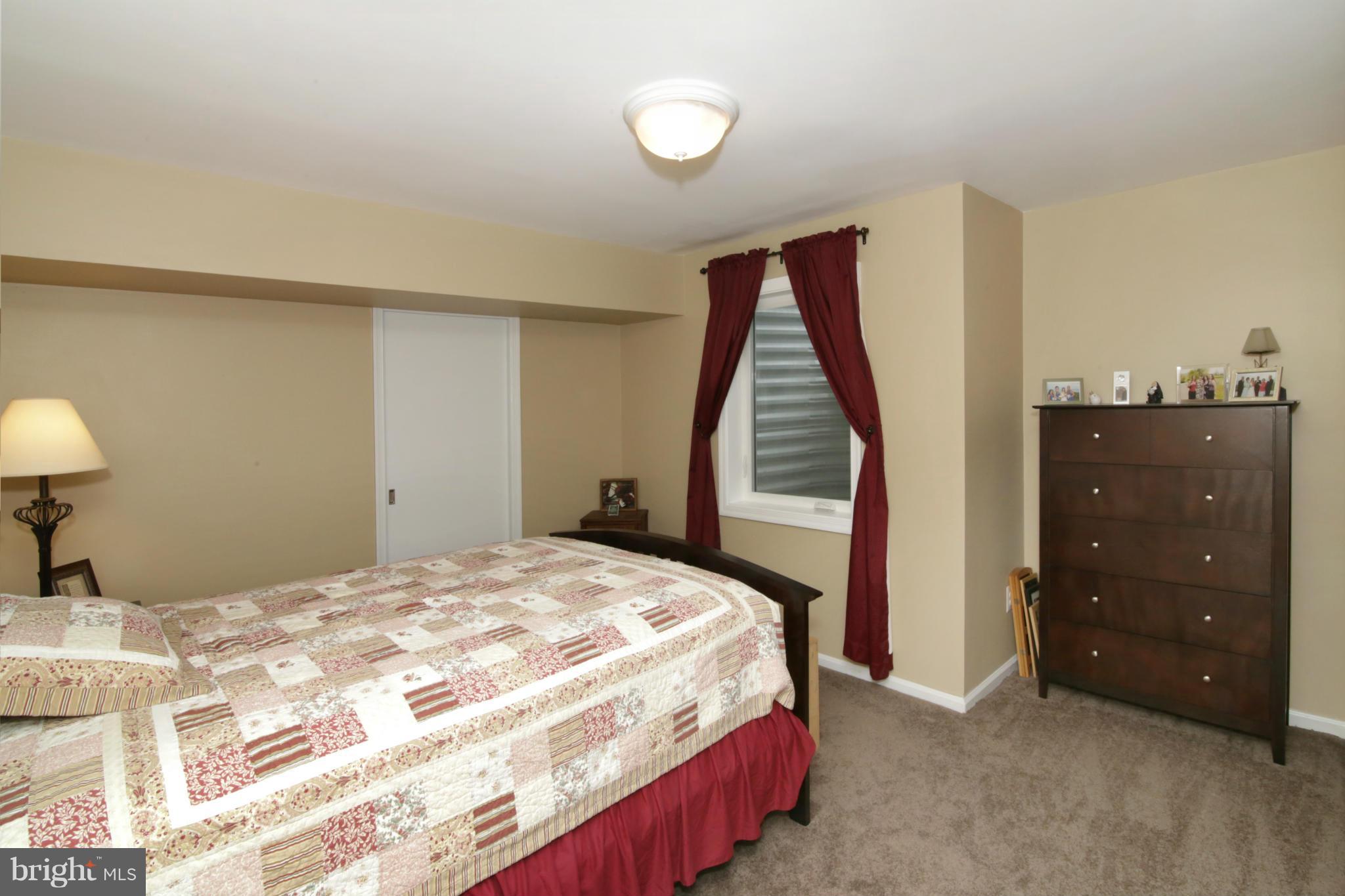 KINGSTOWNE - Residential Lease